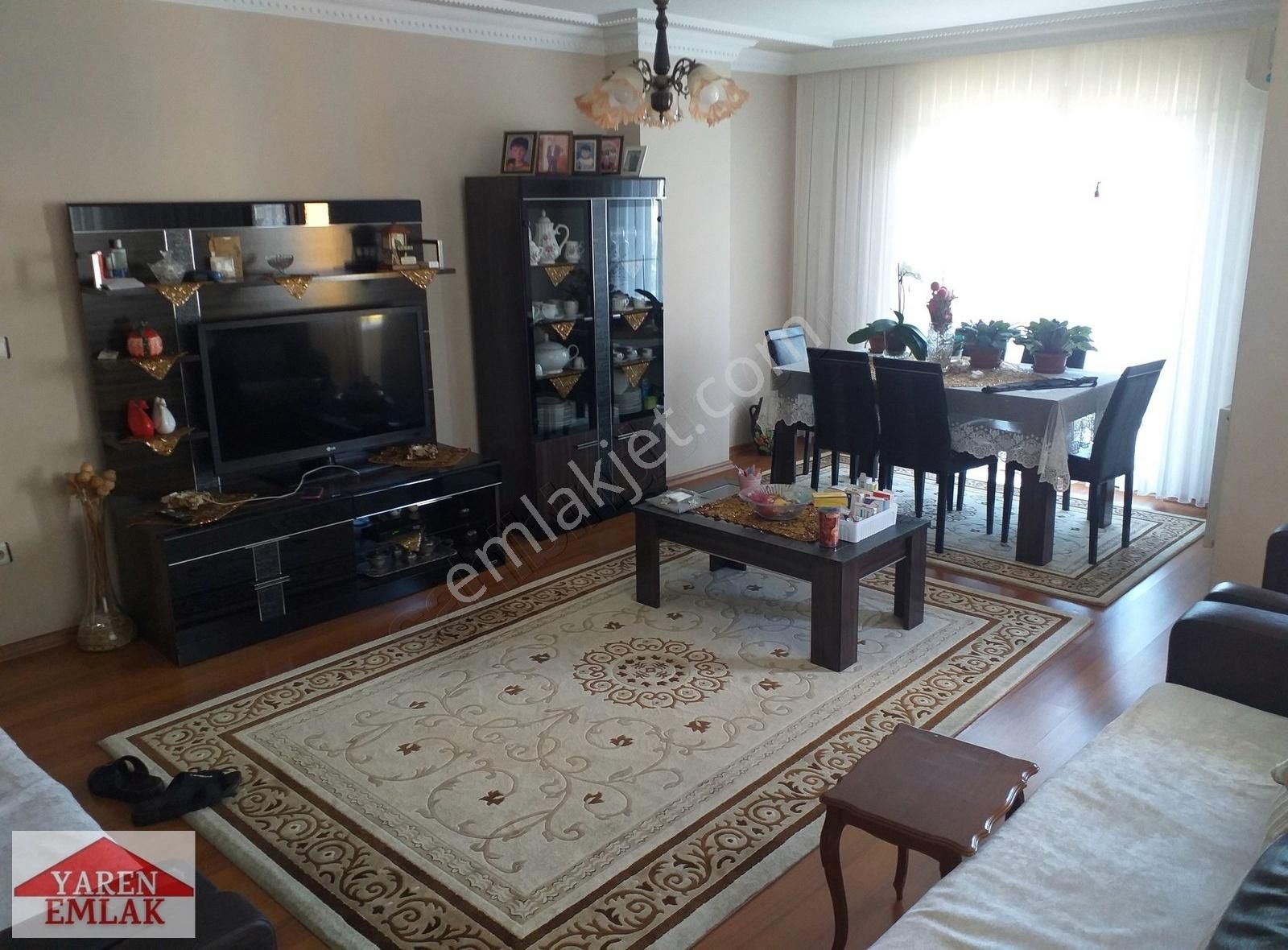 Yarenden Hastane Karşısında 4.kat 3+1 130m2 Güzel Daire