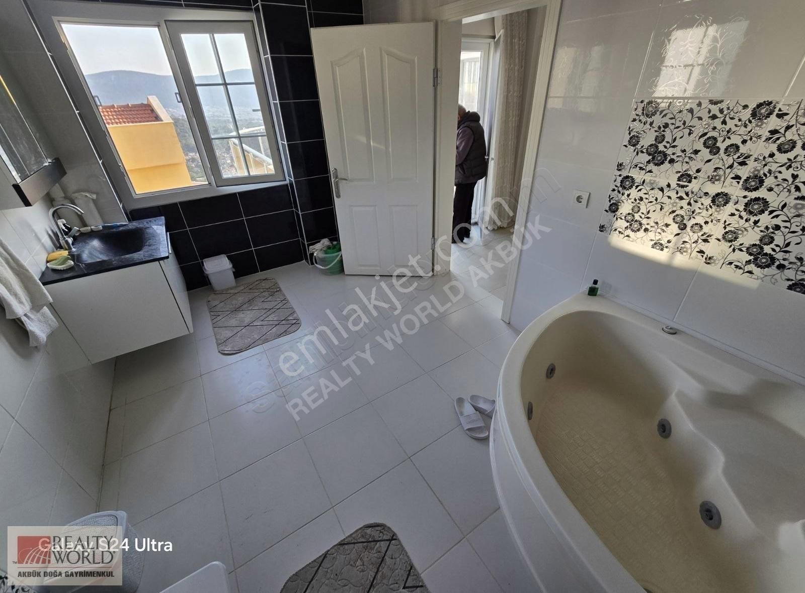 Didim Akbük'de Deniz Manzaralı Müstakil Bahçeli Satılık Villa - Görsel 22