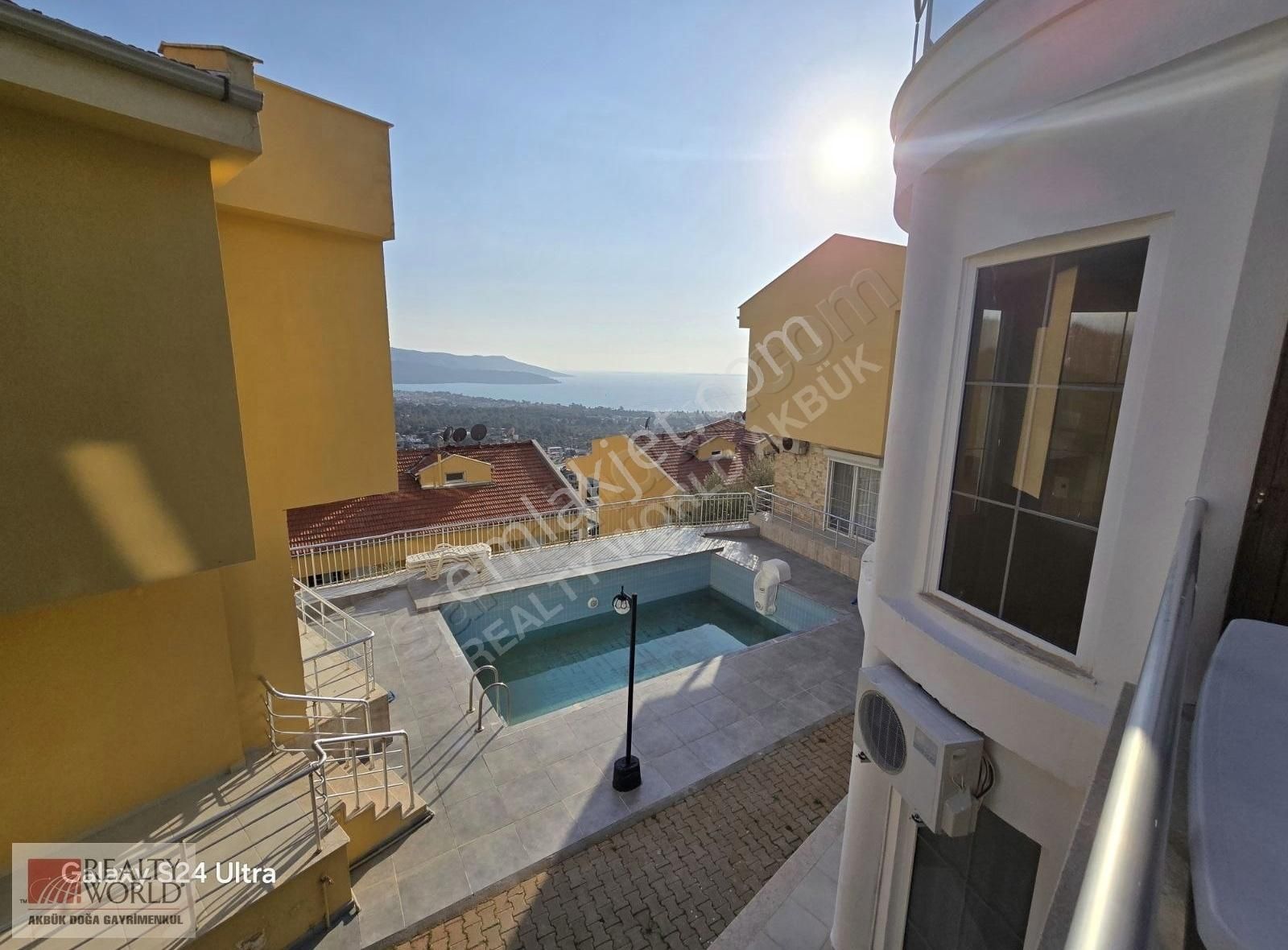 Didim Akbük'de Deniz Manzaralı Müstakil Bahçeli Satılık Villa - Görsel 8