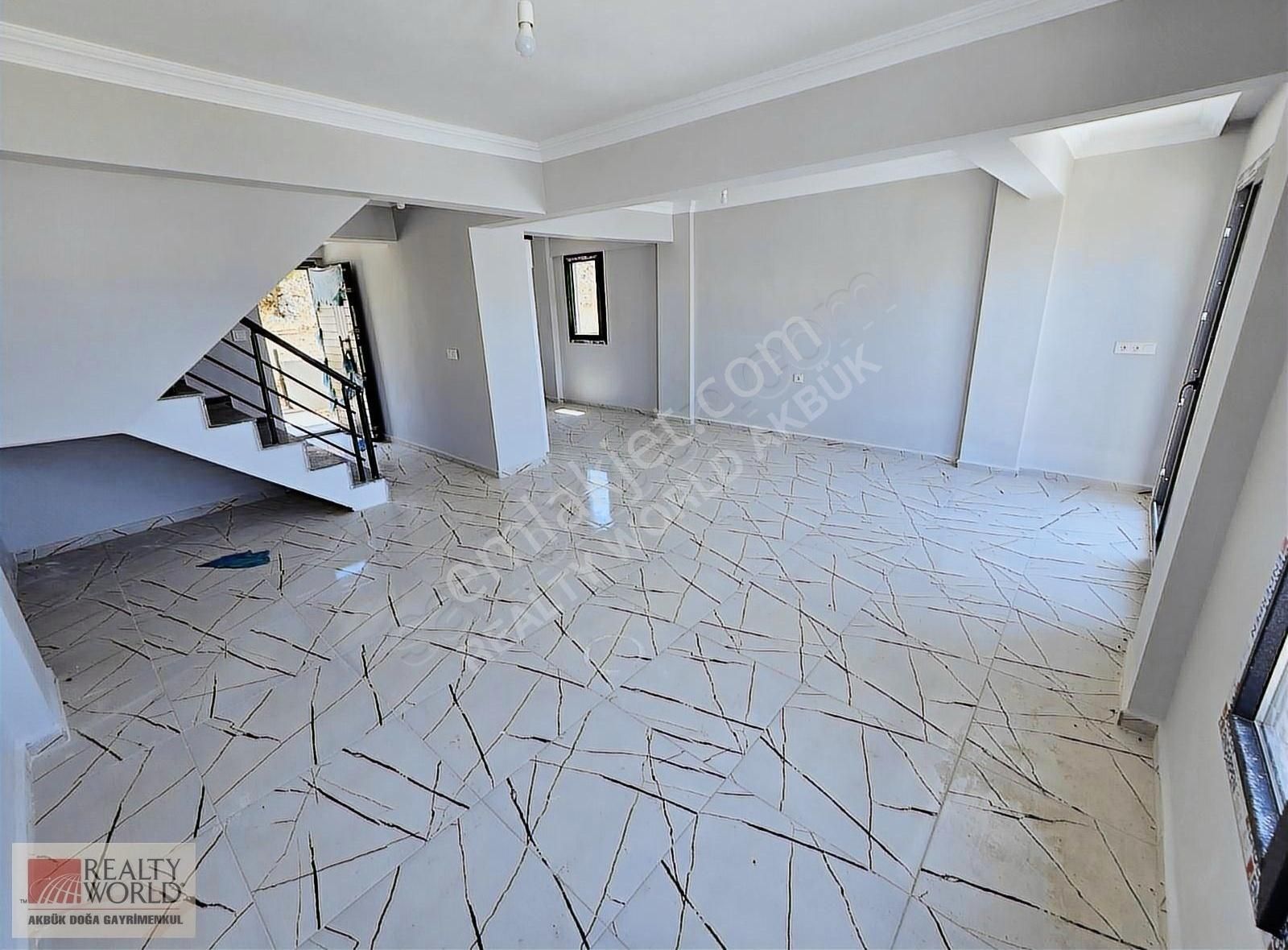 Didim Akbük'de Ful Deniz Manzaralı Bahçeli Acil Satılık Villa - Görsel 18
