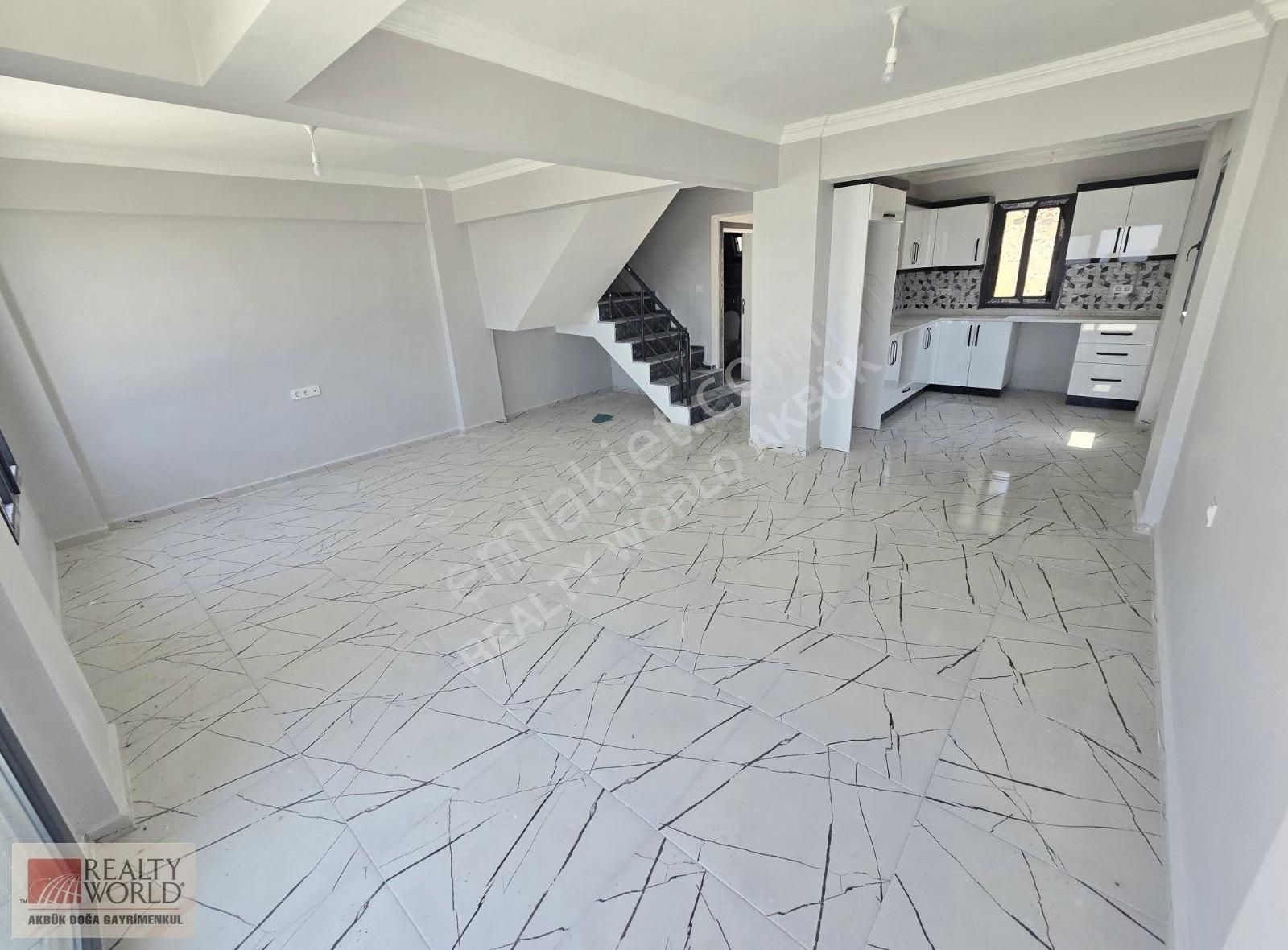 Didim Akbük'de Ful Deniz Manzaralı Bahçeli Acil Satılık Villa - Görsel 27