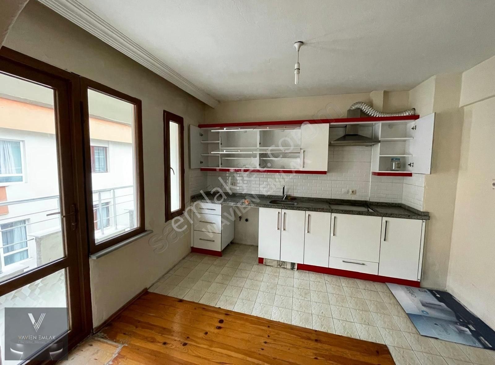 Vavien Emlak'tan Cadde Üstü Kiralık Daire