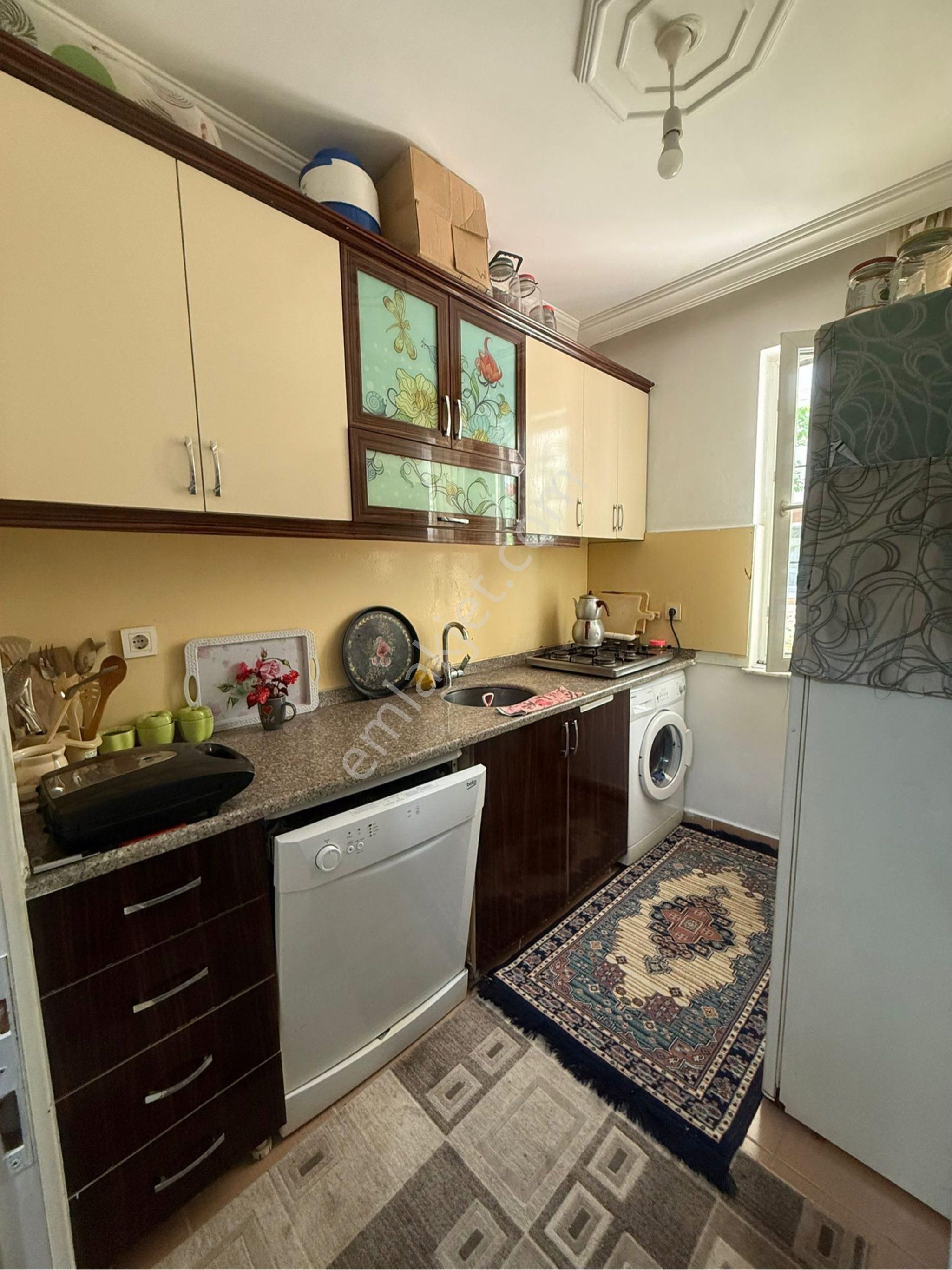Gazi Mahallesi Tramvay Yakını 1+1 Ayrı Mutfaklı Geniş Daire