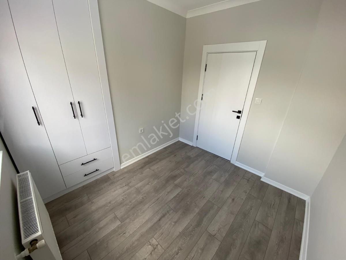 Etimesgut Oğuzlar Mah 3+1 Lüks Yapılı Ara Katta Asansörlü Daire