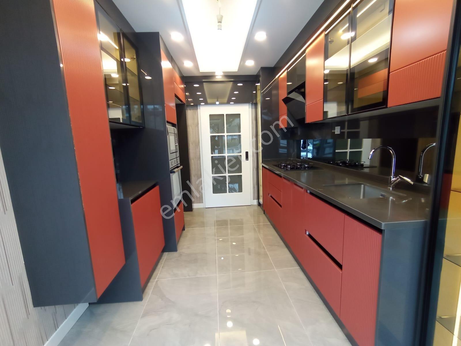 Etimesgut Oğuzlar Mahallesinde Site İçerisinde Batı Adliyesine Yakın 3+1 Satılık Daire
