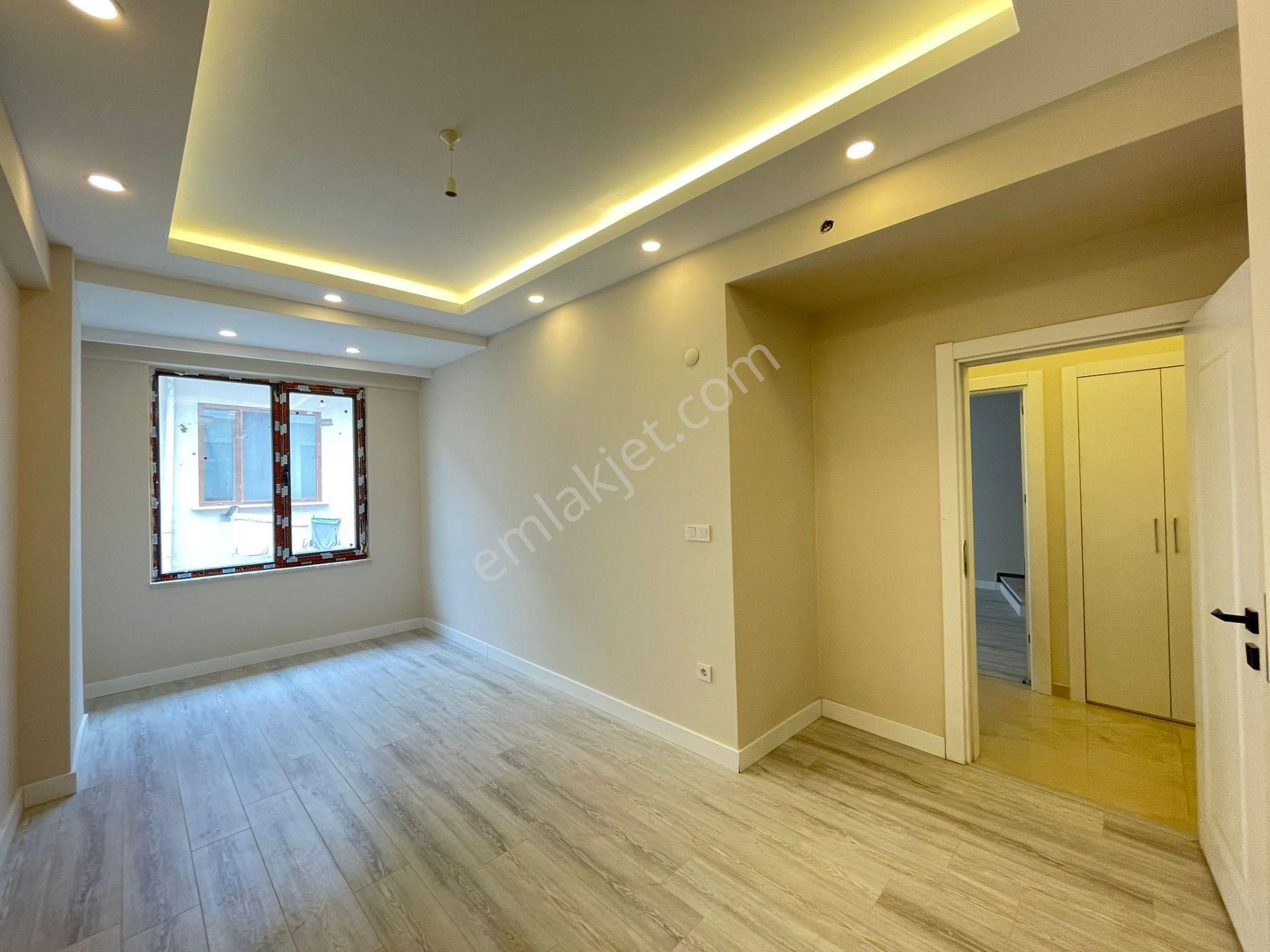 Bayrampaşa Cevatpaşada Satılık 3+1 Dubleks Daire
