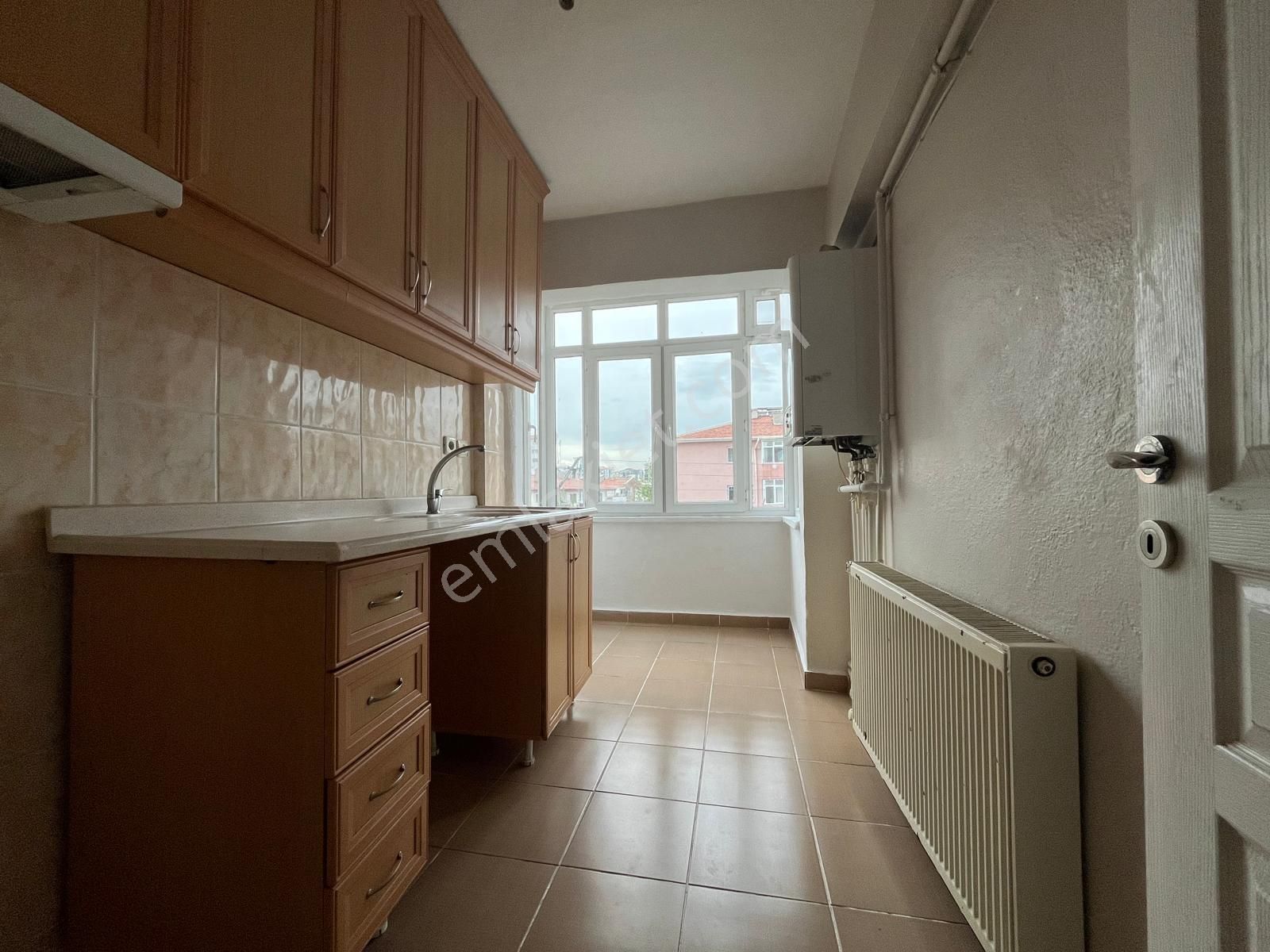 Nasip Emlak'tan Satılık 2+1 Göçmen Bloklarında Daire