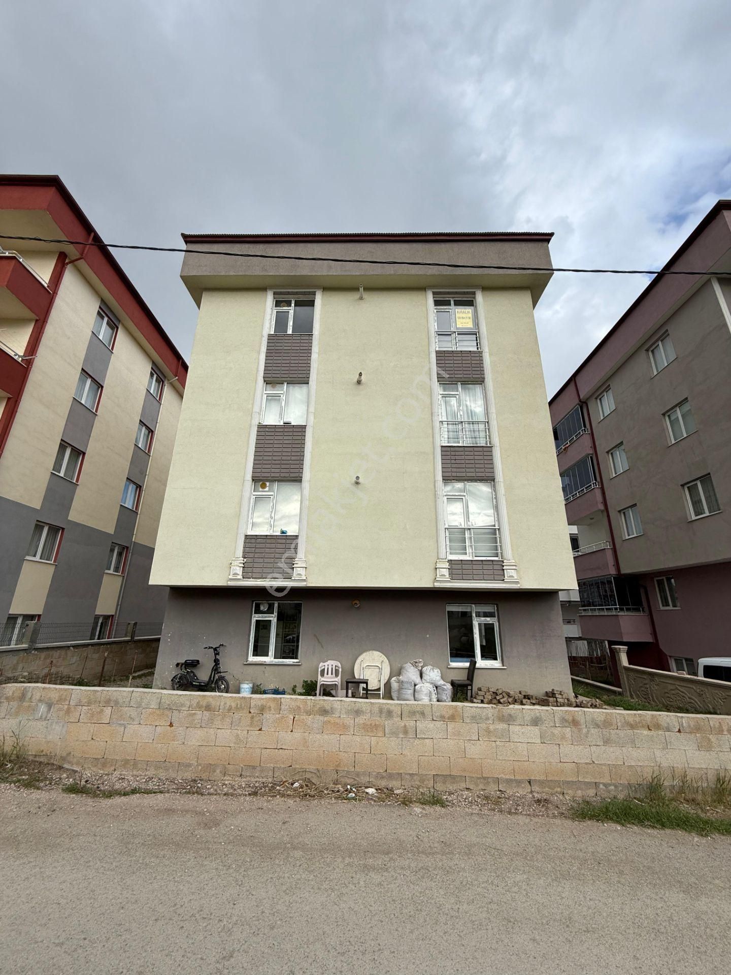 Arz Emlak'tan Kiralık 3+1 Daire-bayburt Eski Hastane Bölgesi