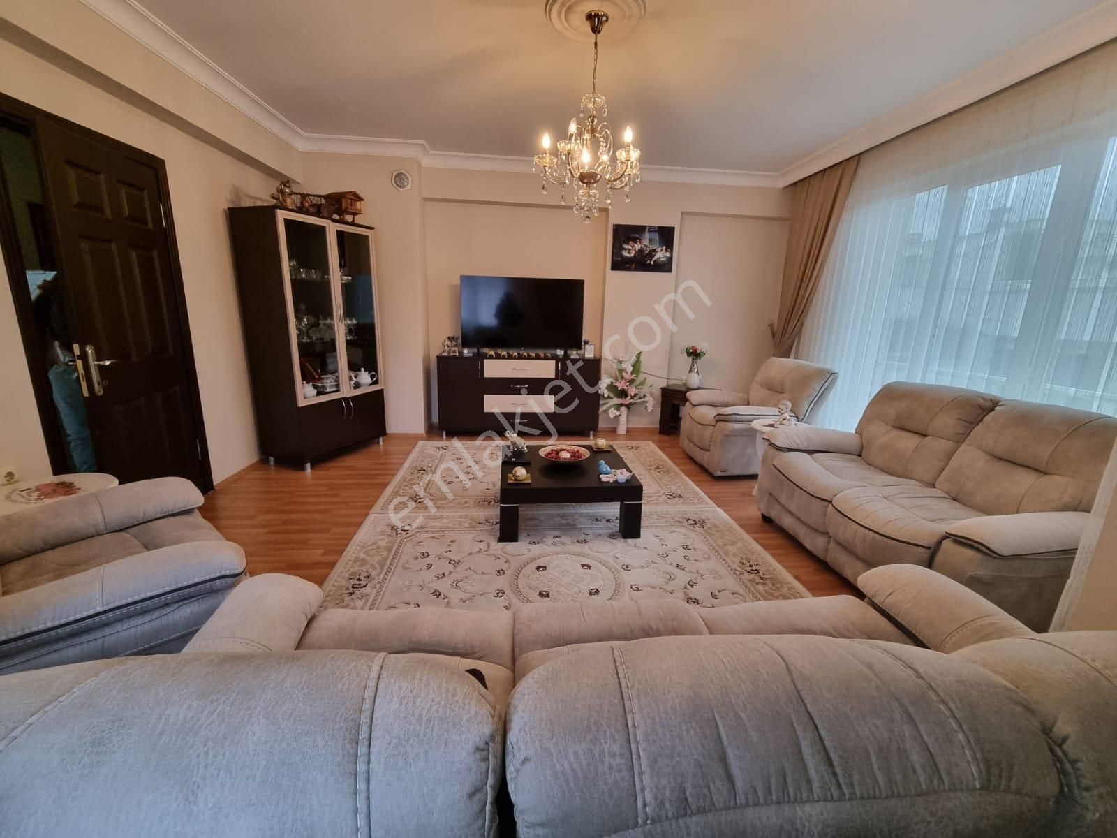 Akgün Kurumsaldan Esenevlerde 5+1 Satılık Dubleks Daire