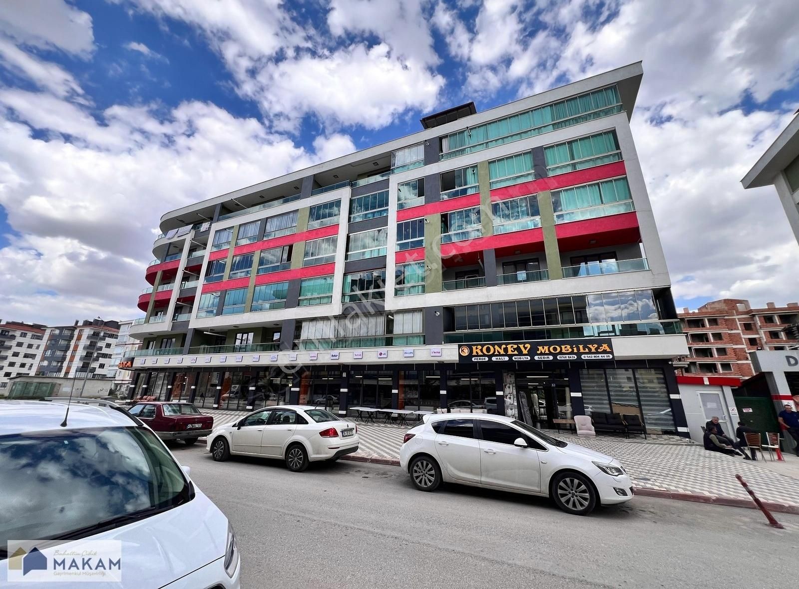 Doğuş Mah. Diriliş Sitesi 3+1 Arakat Satılık Daire