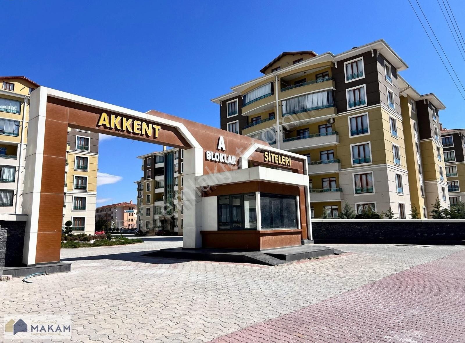 Akkent Siteleri Satılık Yüksek Giriş 3+1 Daire