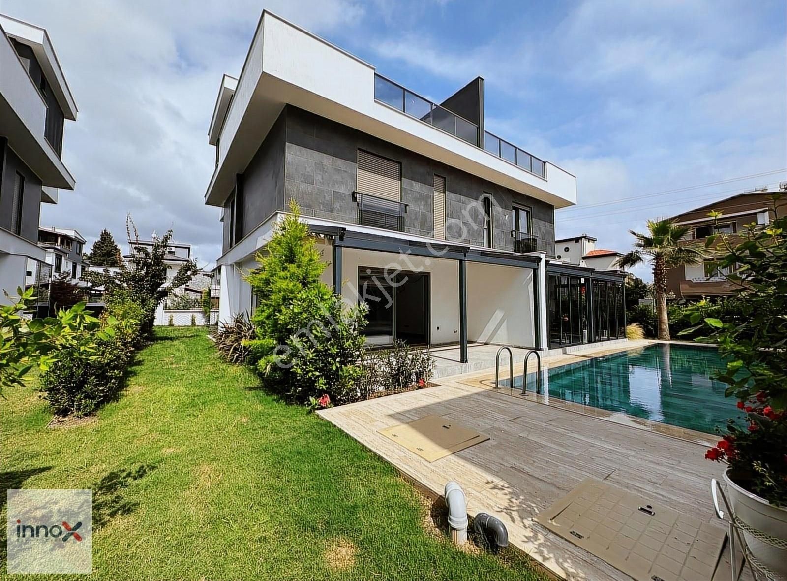 Seferihisar Merkez'de Satılık Sıfır Lüks Villa, İnnox'tan