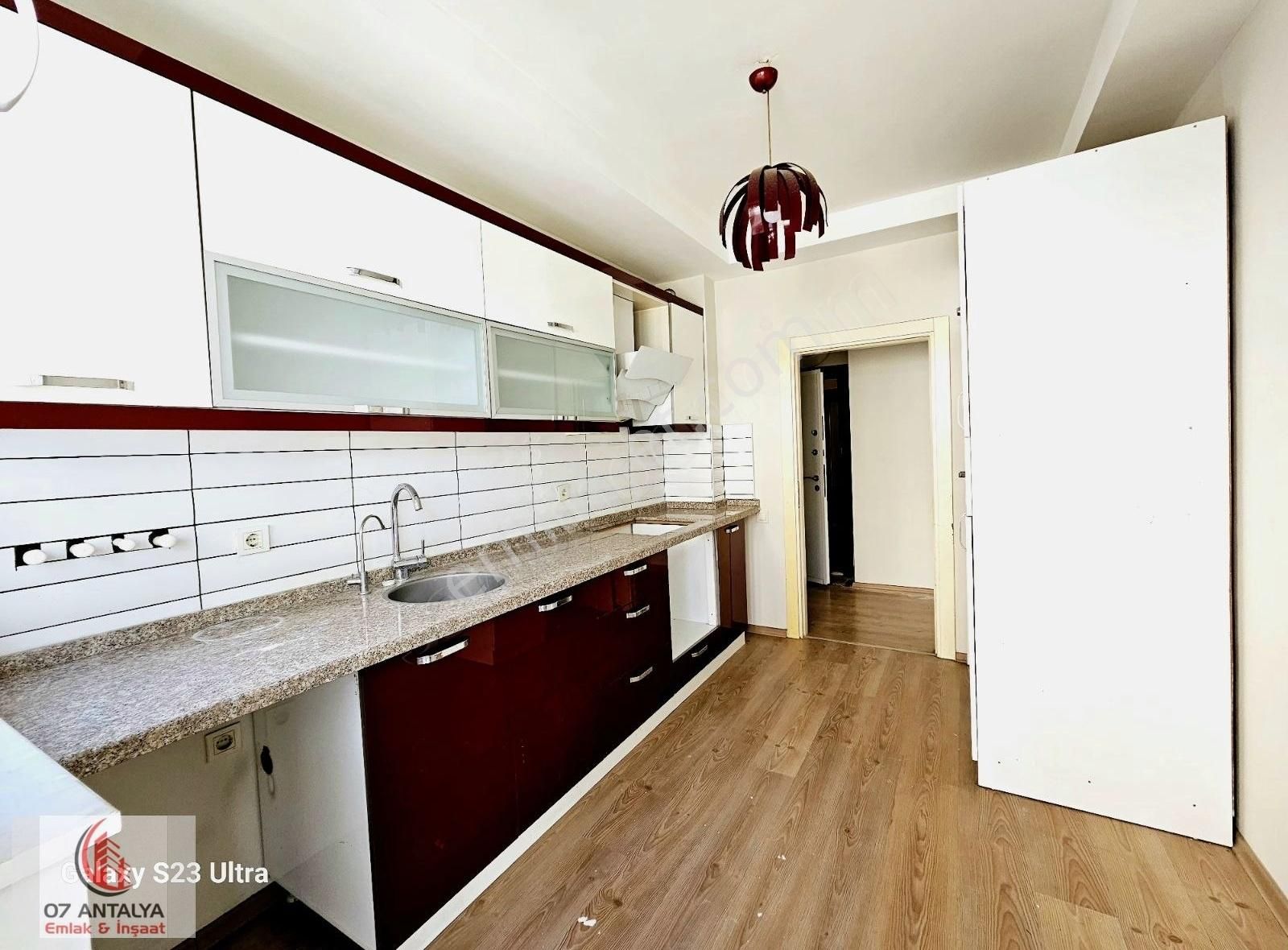 Sinan Mahallesinde 2+1 120m2 Arakat Asansörlü İki Balkonlu Daire
