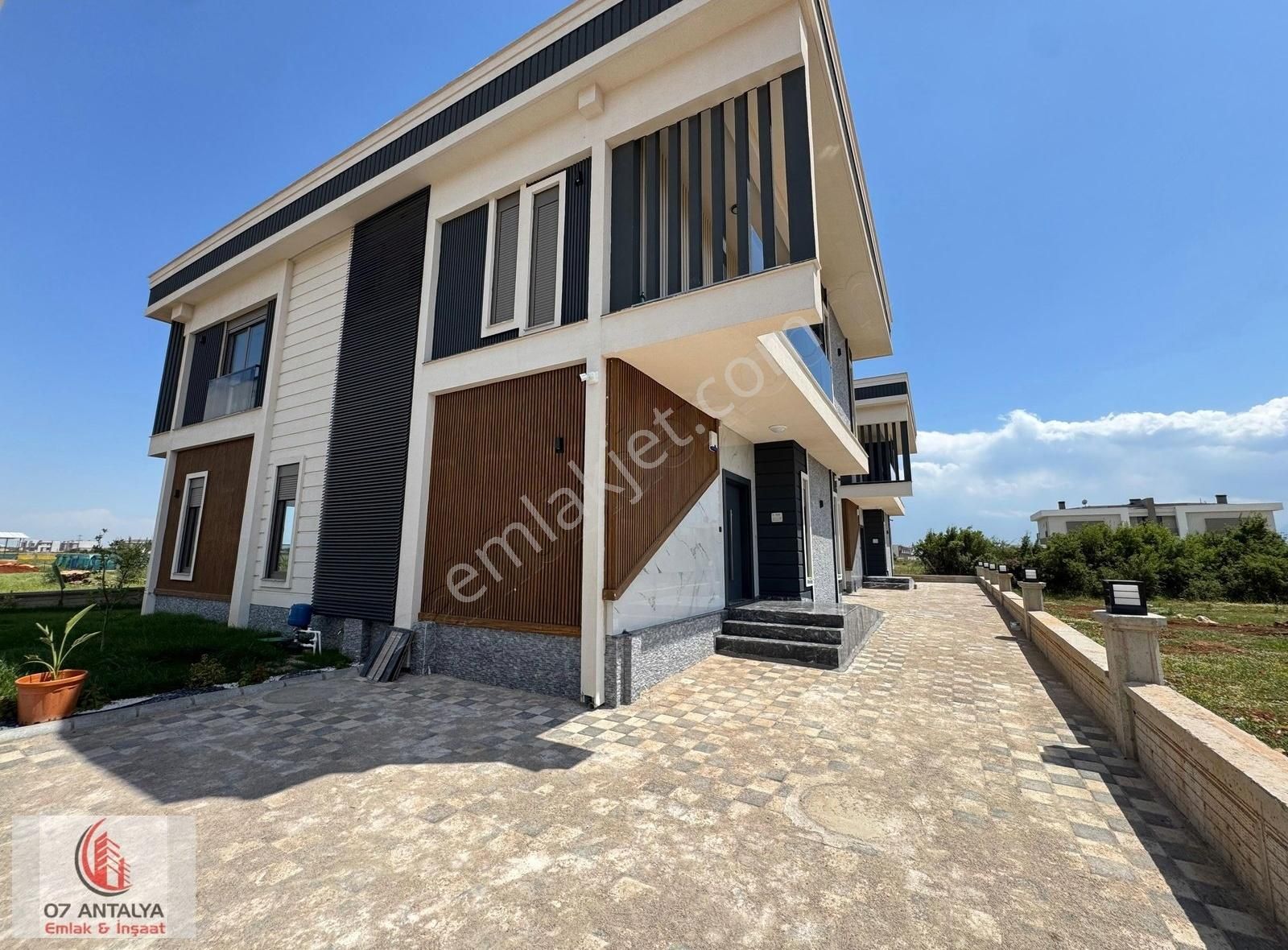 Döşemealtında Müstakil Havuzlu Akıllı Ev Sistemli Lüx Villa