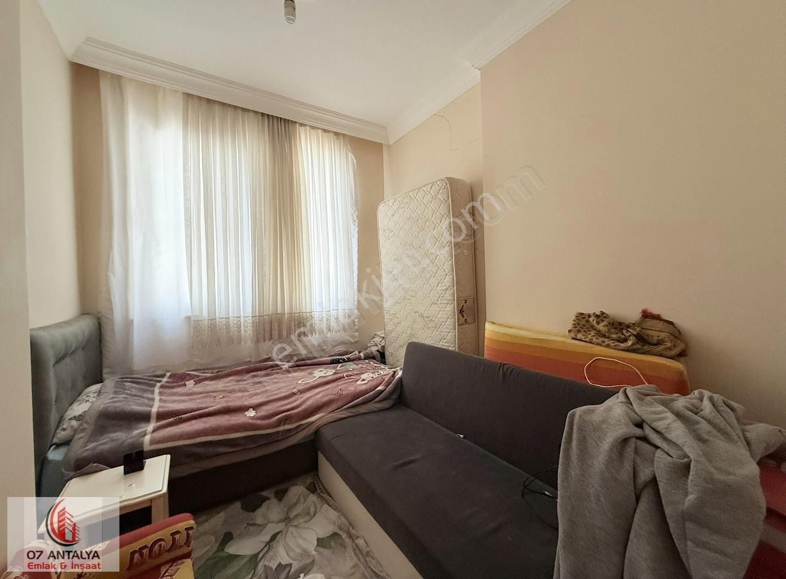 Kütükçüde Site İçinde 2+1 90m2 Masrafsız Önü Açık Yüksek Giriş