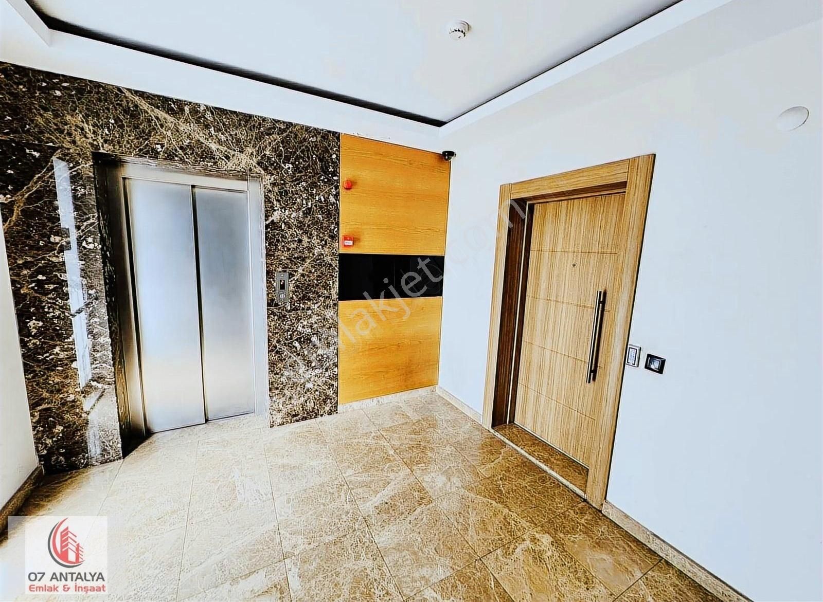 Markantalya Yakın Geniş 200 M2 Ofis Masrafsız Temiz