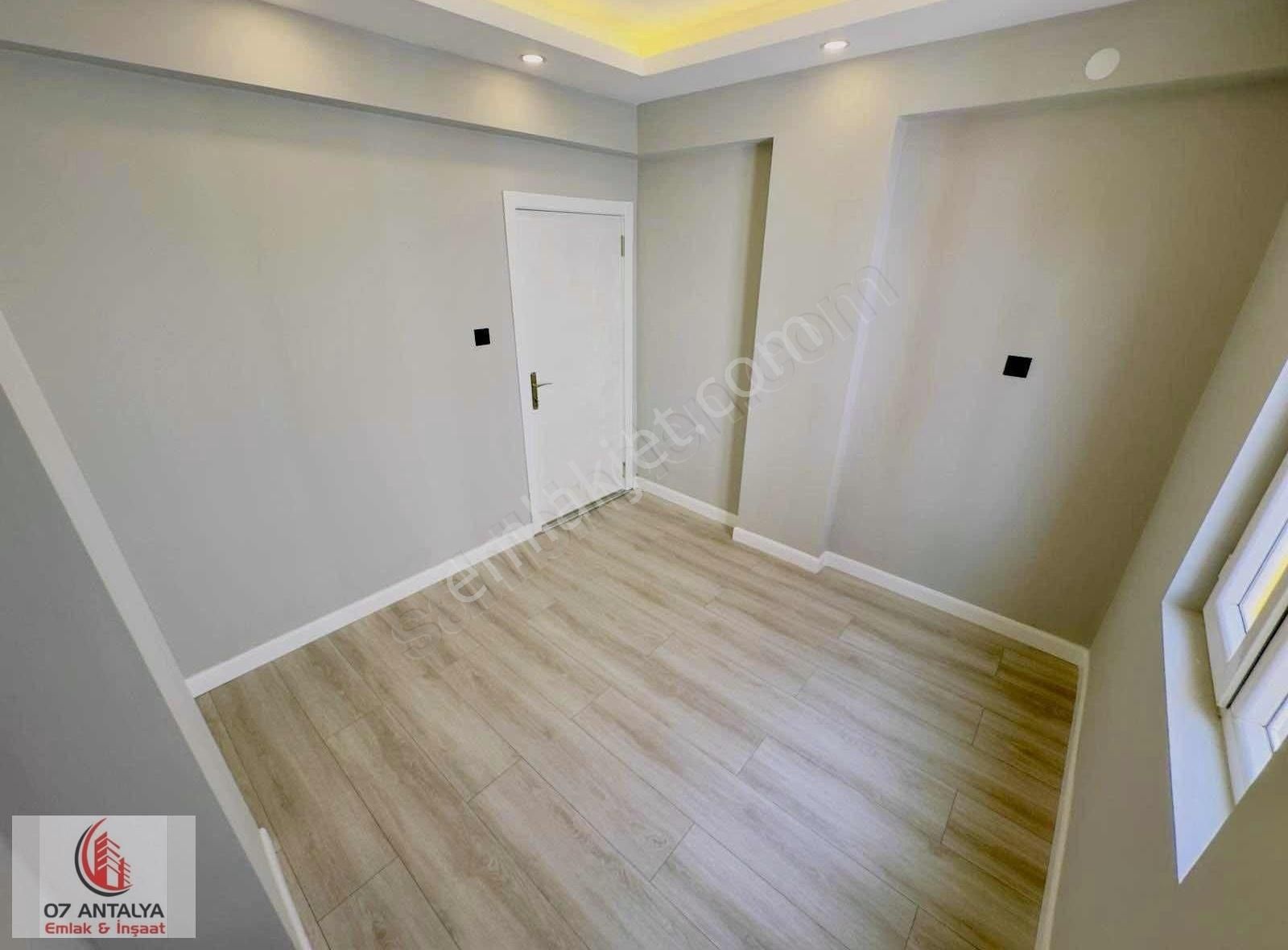 Konukseverde - Full Yapılı Masrafsız - 1.kat 3+1 140 M2