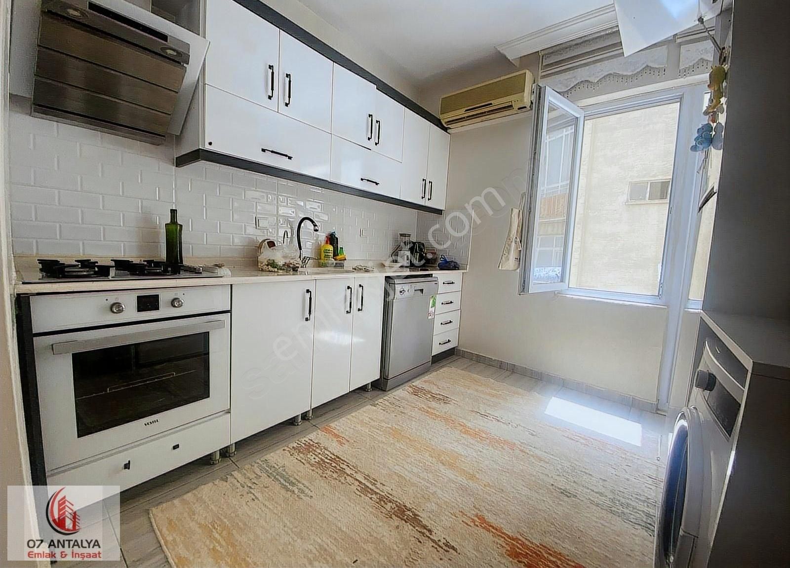 Ulus Mah. 3+1 135m2 Full Tadilatlı Ara Kat Satılık Daire