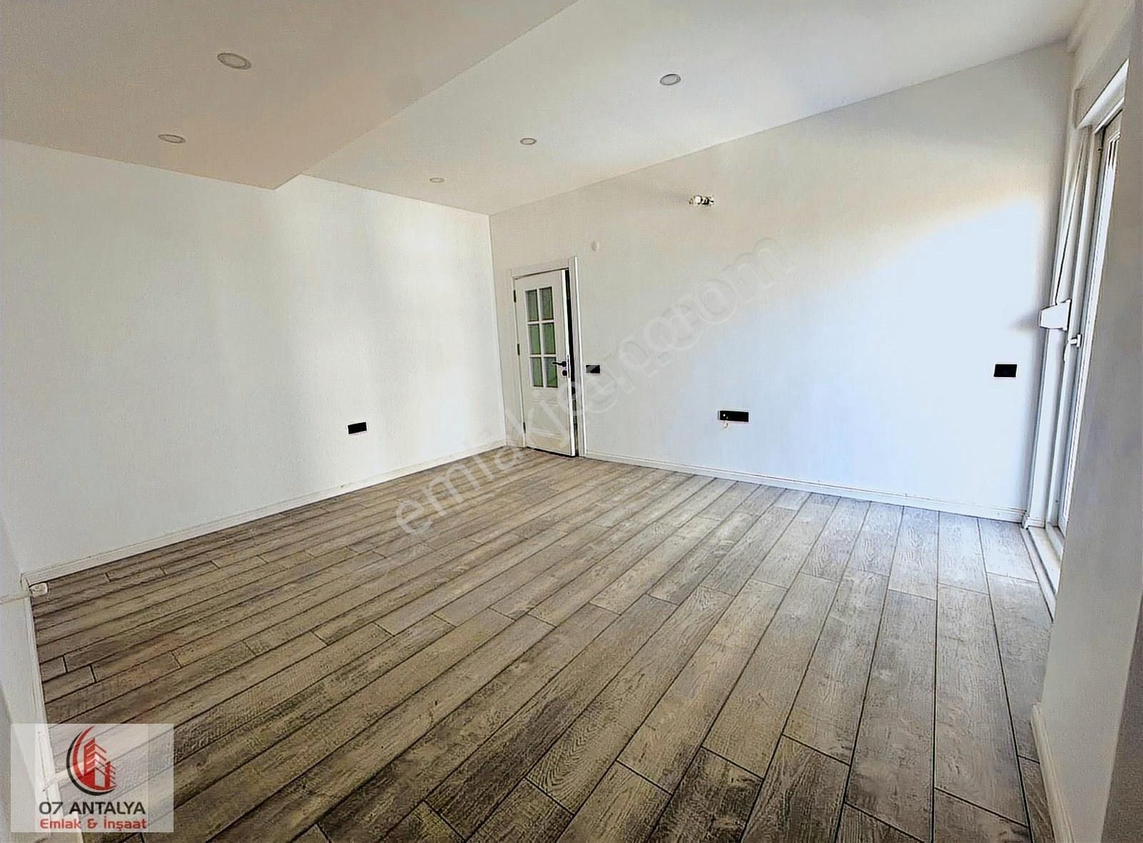 Göksu'da 2+1 Havuzlu Site İçi Sıfır Daire Ebeveyn Banyolu