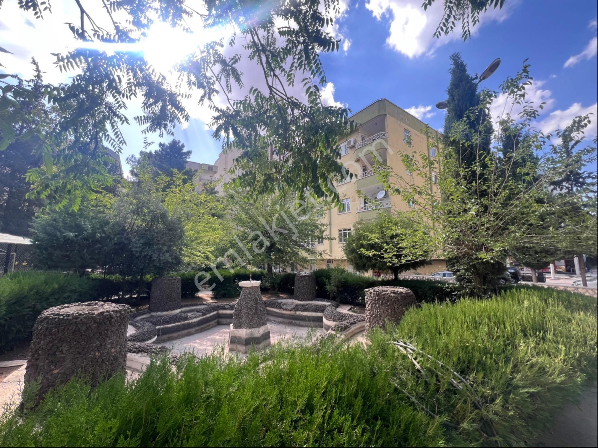 Murat Emlaktan Park Hastanesi Yanı Siteli 3+1 Dairemiz Kiralıktır