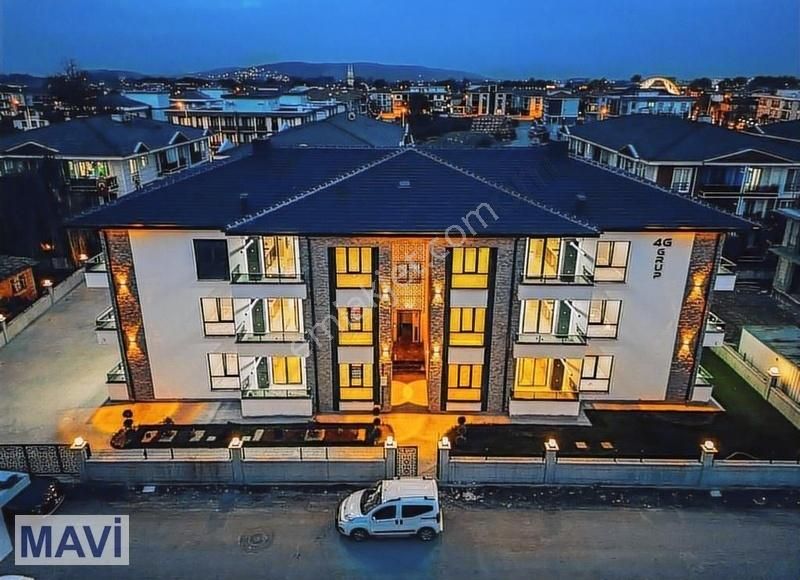 Re/max Mavi'den Yazlıkt'a Merkezi Konumda 3+1 120 M2 Daire