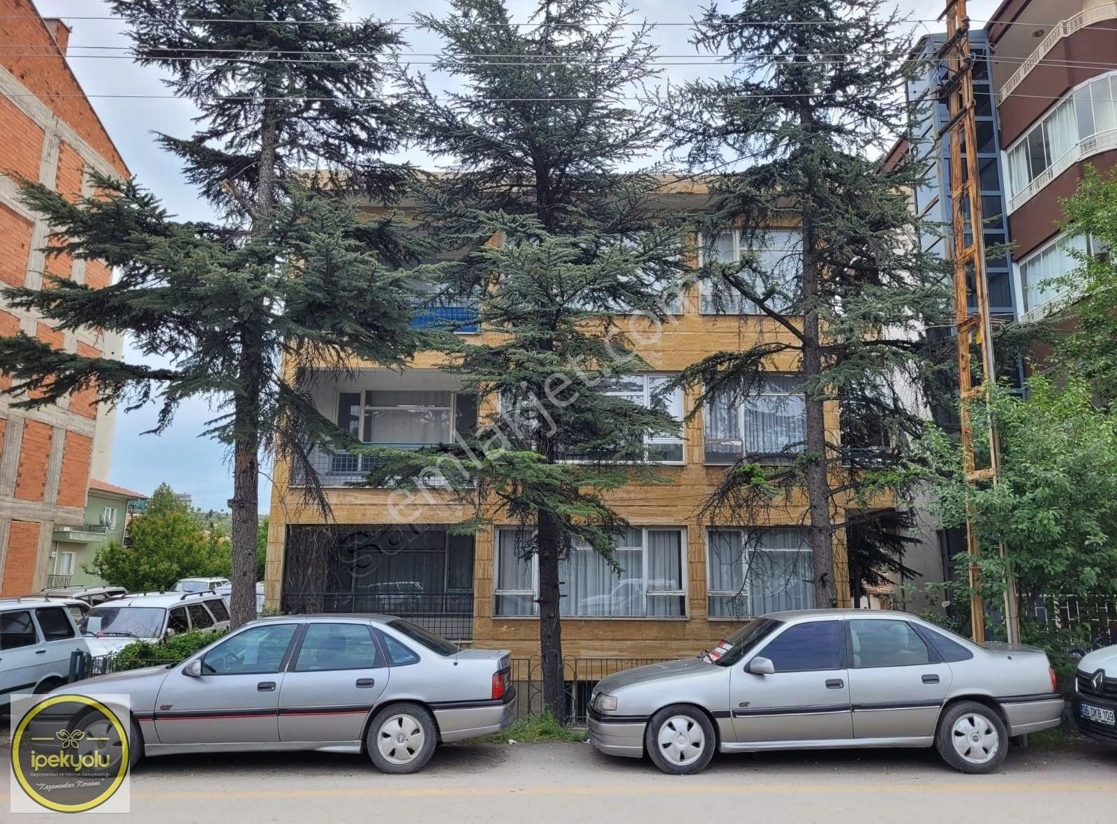 İpekyolu Gayrimenkul Den Bulvar Üzeri Komple Satılık Bina