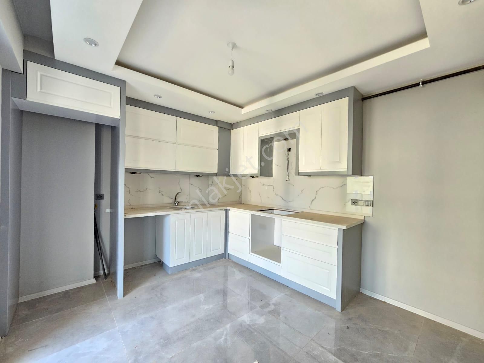 Denizli Çakmak Ta 160 M2 Geniş 3+1 Merkezi Konumda Lüks Satılık Daire
