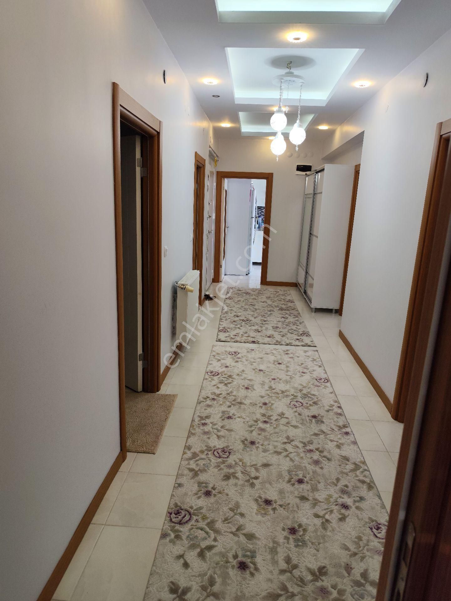 Sahibinden Yeni Köy Garaji Civari İçi Full Yapılı Lüks 3 Cepheli Otoparkli Daire