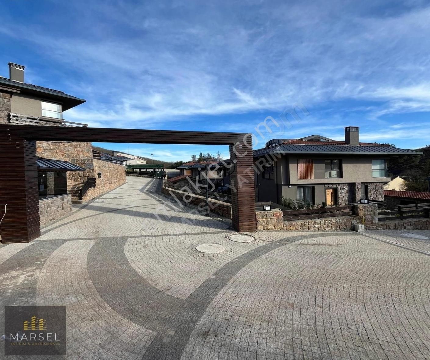 Yeşilvadi Huzzak Sitesin'de Doğa İle İç İçe Müstakil Tripleks - Görsel 27