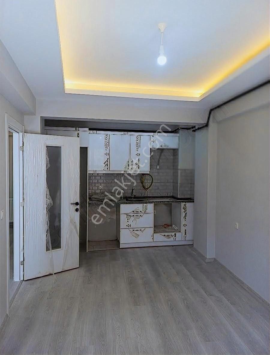 ...buca Göksu Cadde Üzeri Satılık 2+1 Asansörlü Son Daire