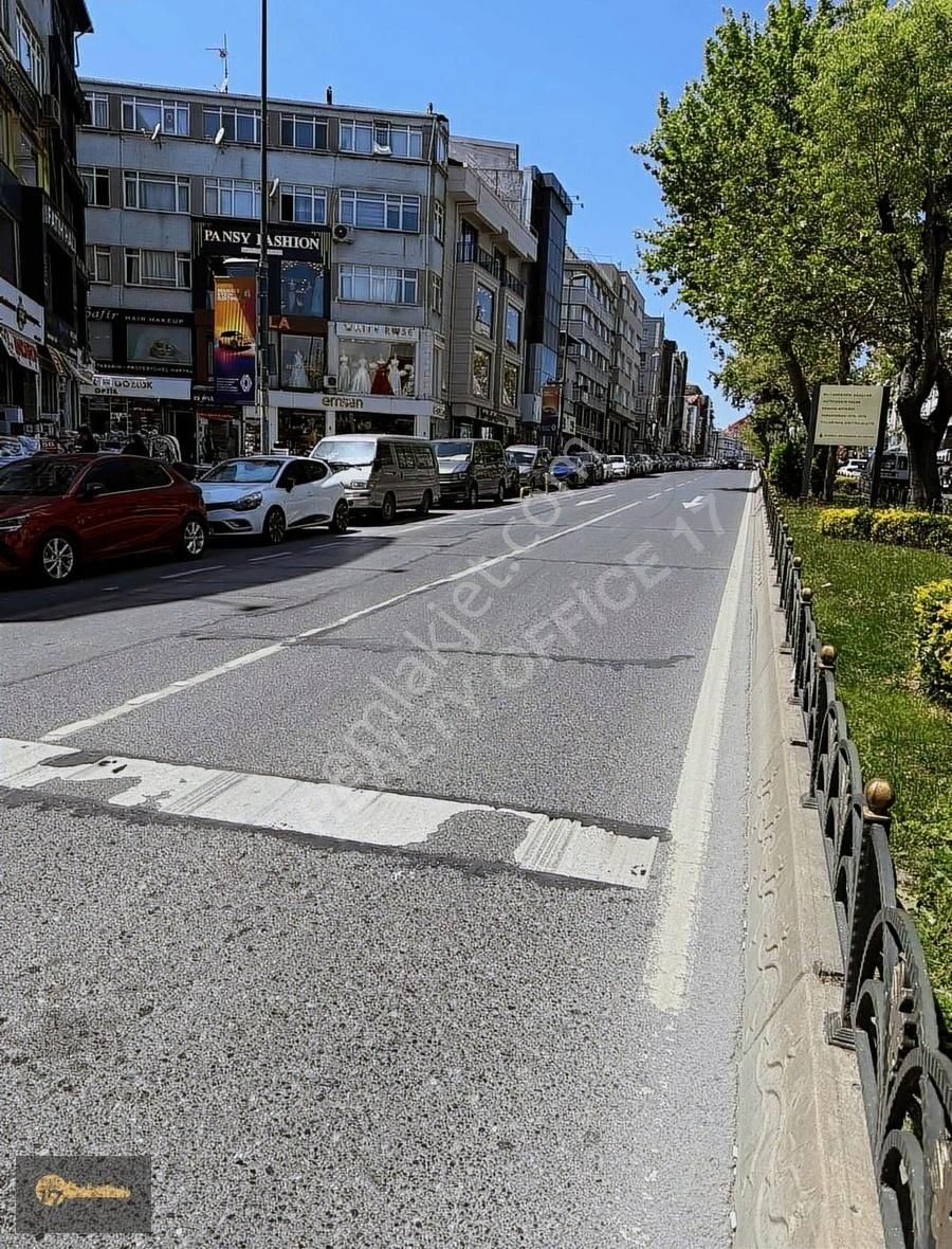 Fatih Fevzipaşa Caddesi Üzeri Tabela Değeri Yüksek Mağaza 100m2
