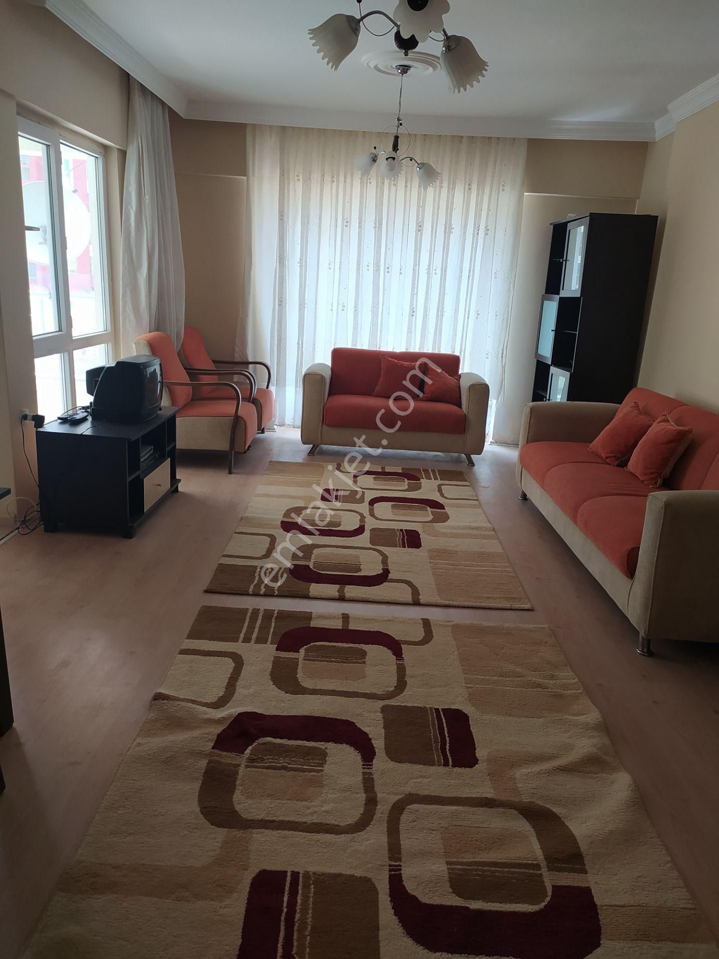 Kuşadası Uydukentte Kiralık 2+1 Eşyalı Daire (deniz Manzaralı)