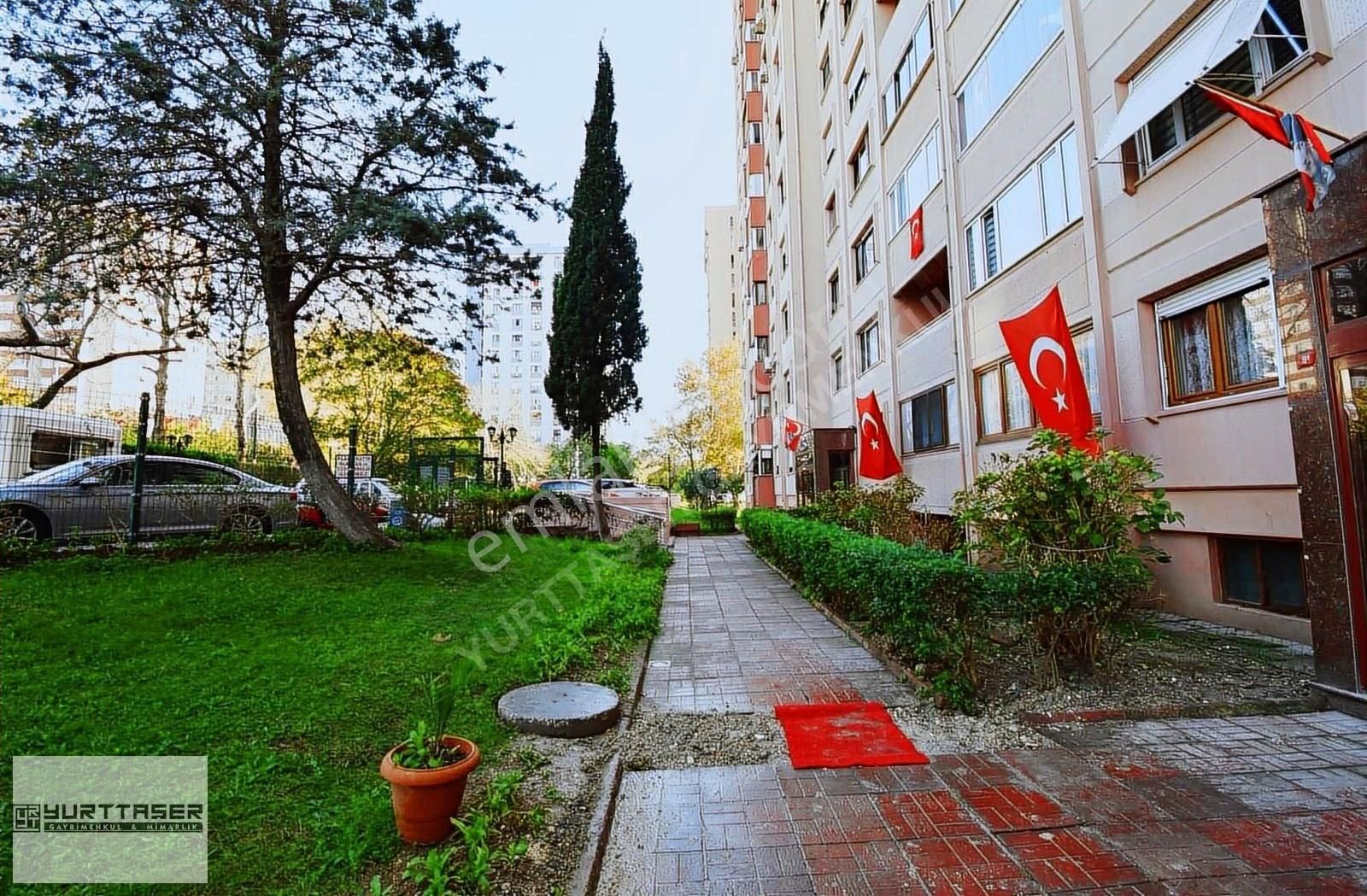Ataköy 7-8 Kısım'da Güney Cephe 55m2 Balkonlu Satılık 1+1 Daire