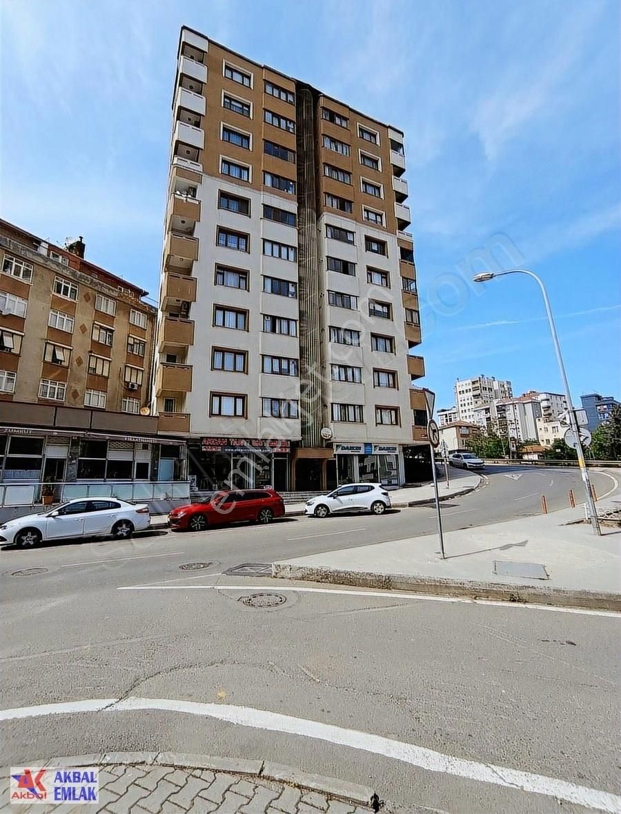Akbal Emlak Bahçelievler Mah. 130 M2 3+1 Salon 30.000 Tl
