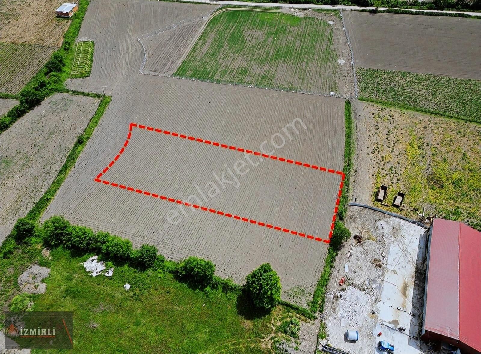 Yeşilyurt Mahallesin De Köy Merkezinde 3300m2 Köy Merkezin De