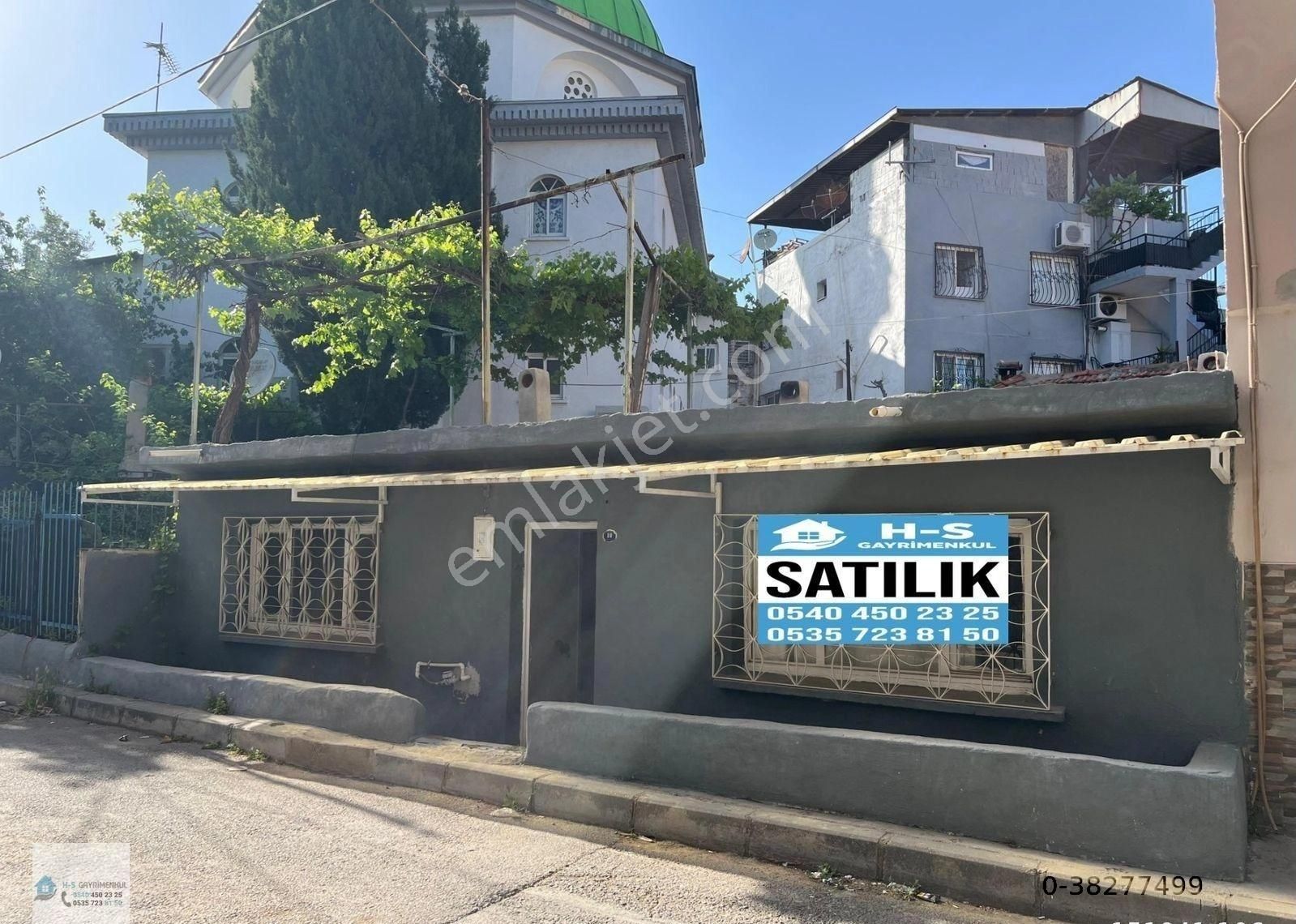 🏡 Karabağlar Belediye Yakını – Müstakil Bahçeli Yaşam Fırsatı!
