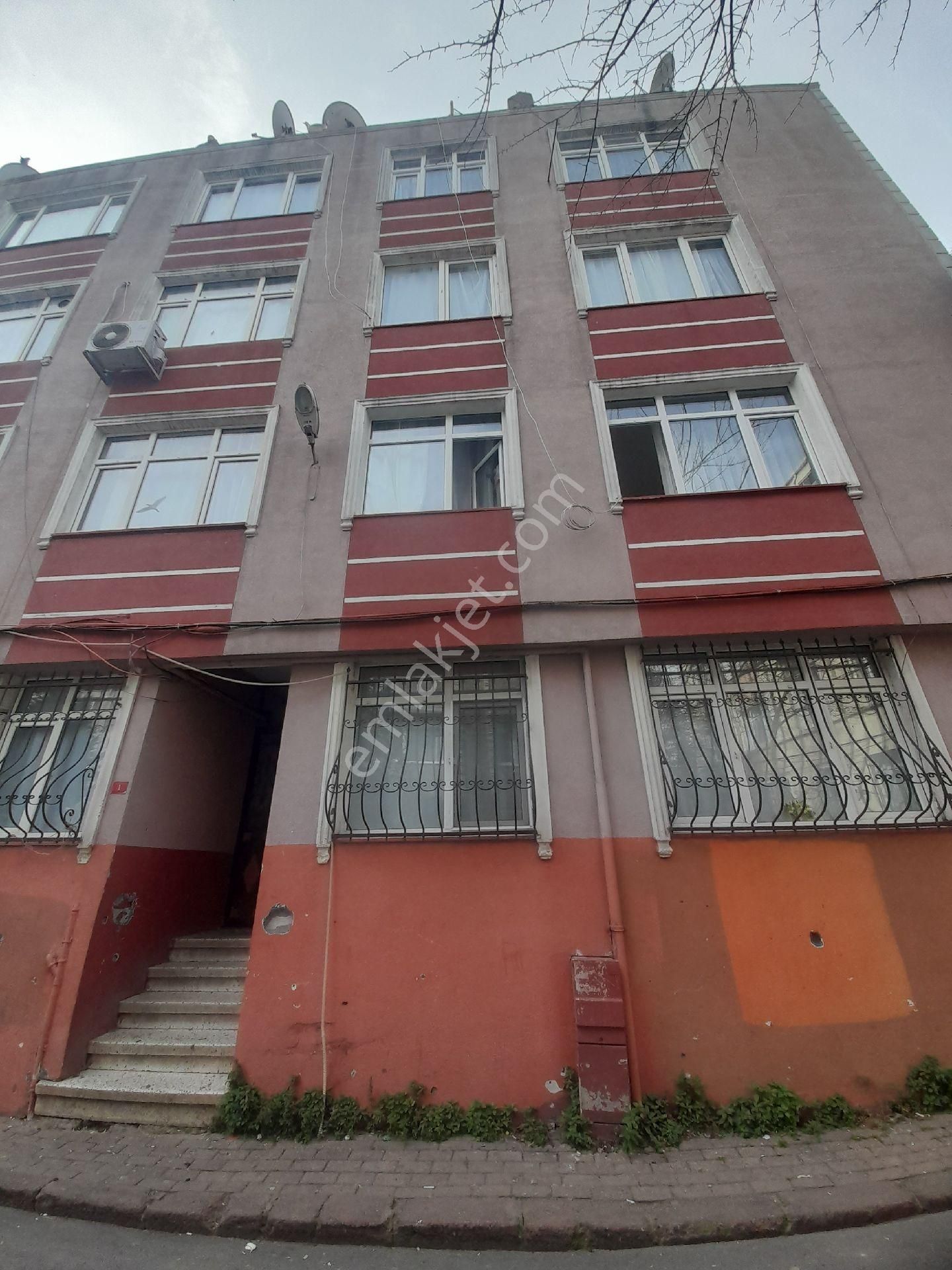 Satılık Kombili Köşe Daire