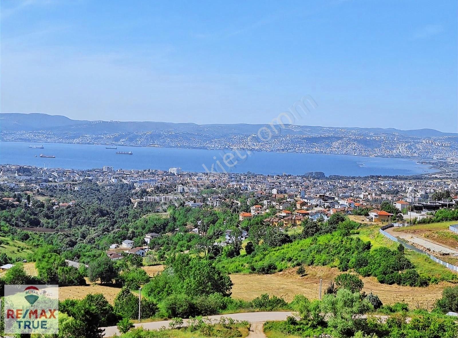 Başiskele/döngel Mah. 330 M2 Satılık Villa İmarlı Arsa