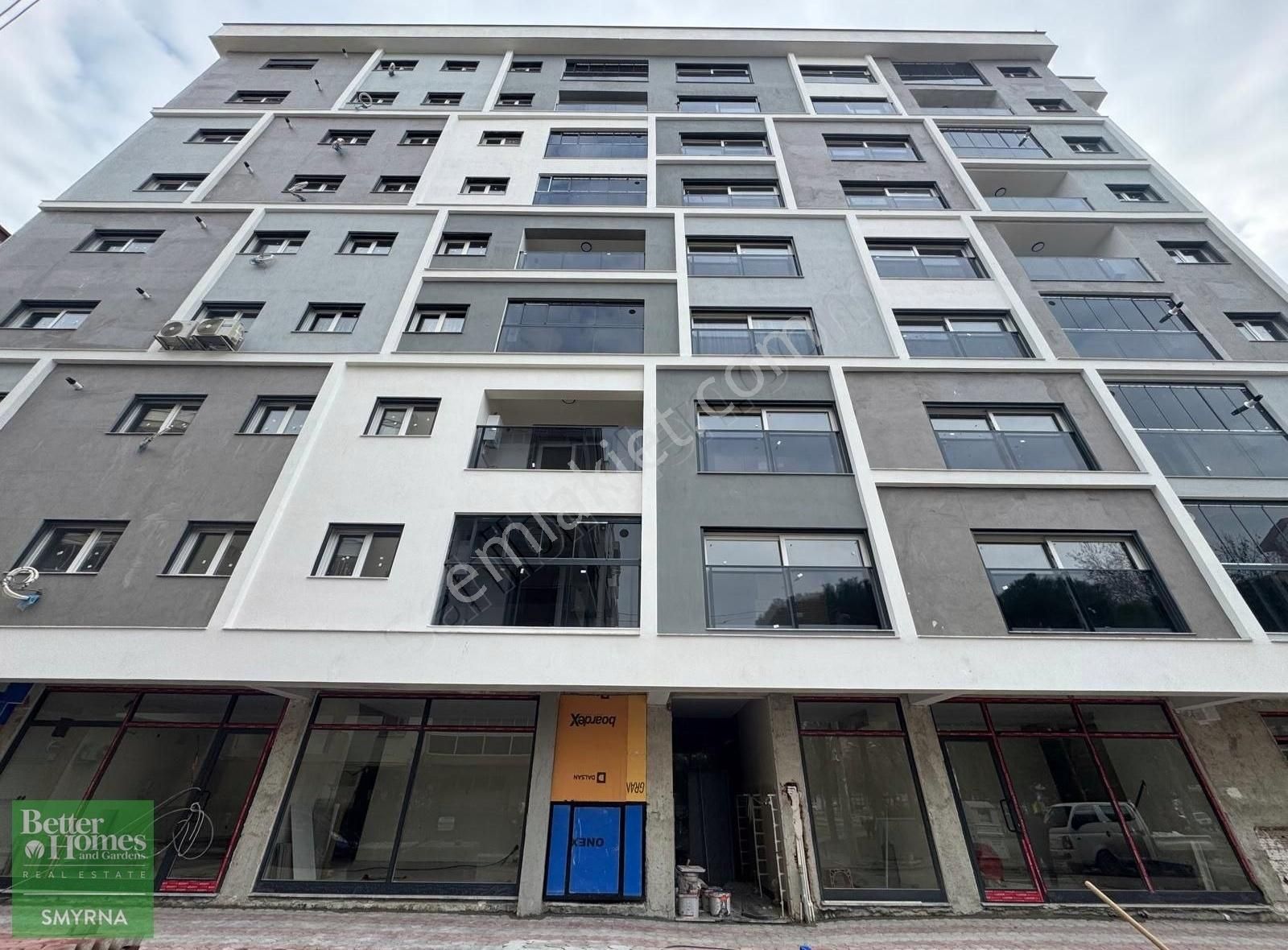 Karşıyaka Yalı Mahallesi'nde Sıfır Modern 2+1 Daire
