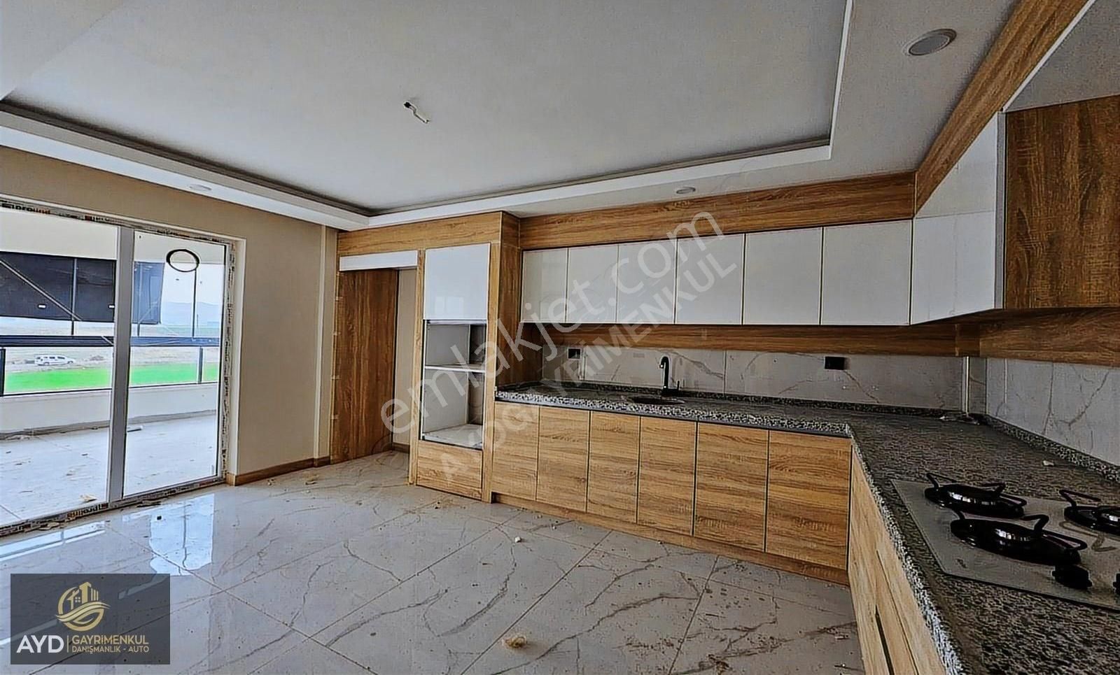 Ayd Gayrimenkulden Ful Yapılı Ara Kat 4+1 165m2 Satılık Daire