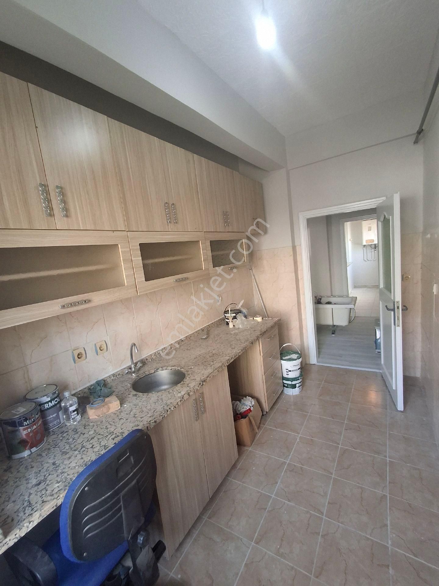 Savaş Emlak'tan Satılık 1+1 Arka Cephe Daire
