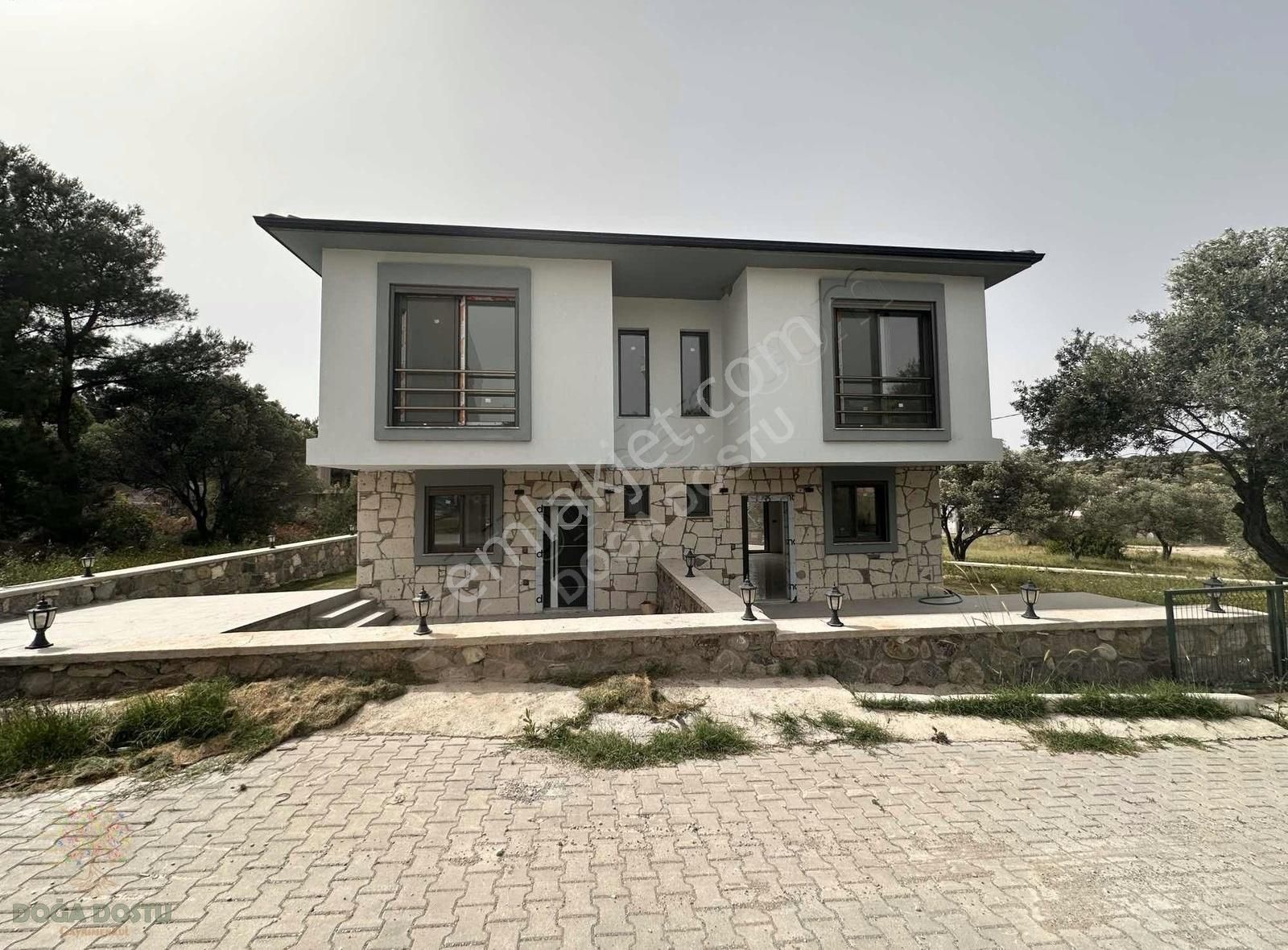 Doğa Dostu'ndan Mordoğan Lisesi Yanı Büyük Bahçeli Villalar