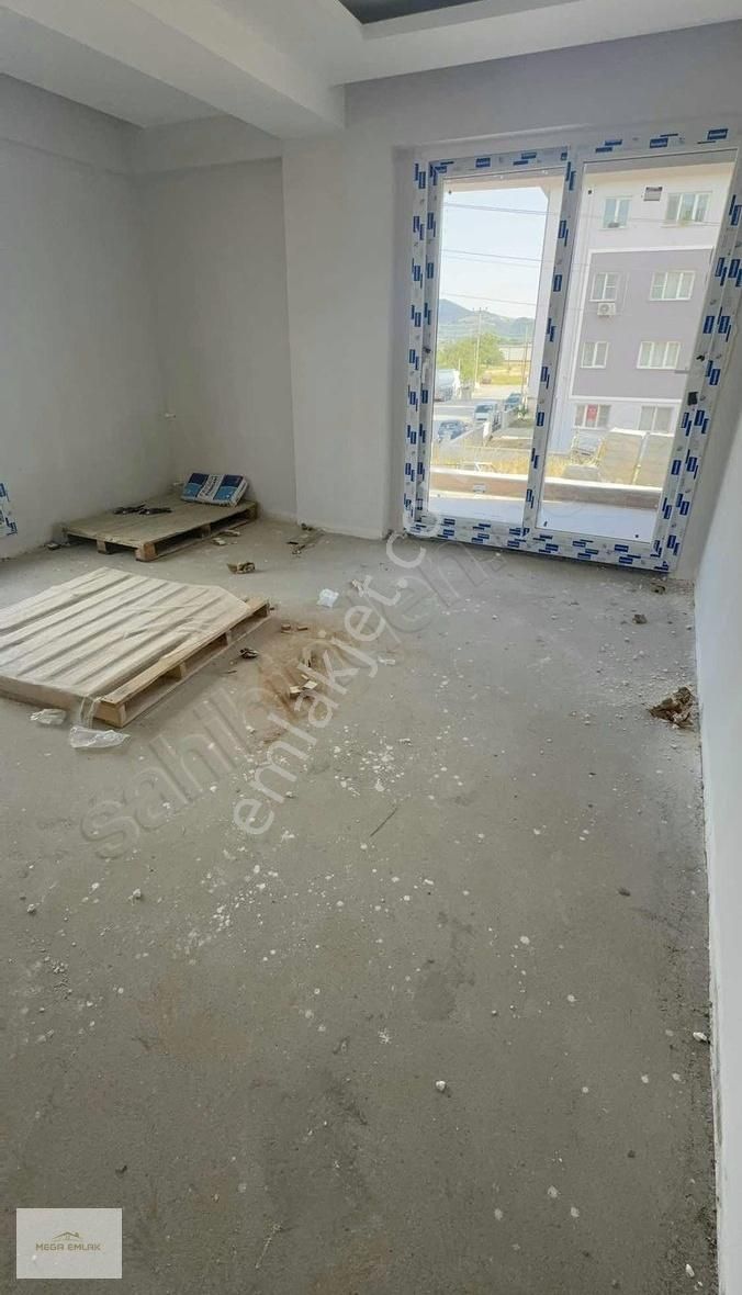 Fatih Mahallesinde Kapalı Mutfak Ara Kat Sıfır Daire