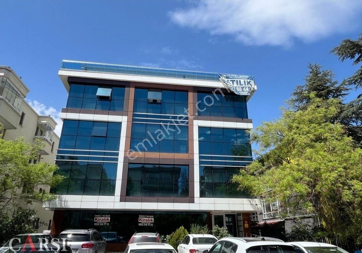Çarşı"dan Ergin Sokakta İş Merkezinde Ön Cephede Prestijli Şık Ofis
