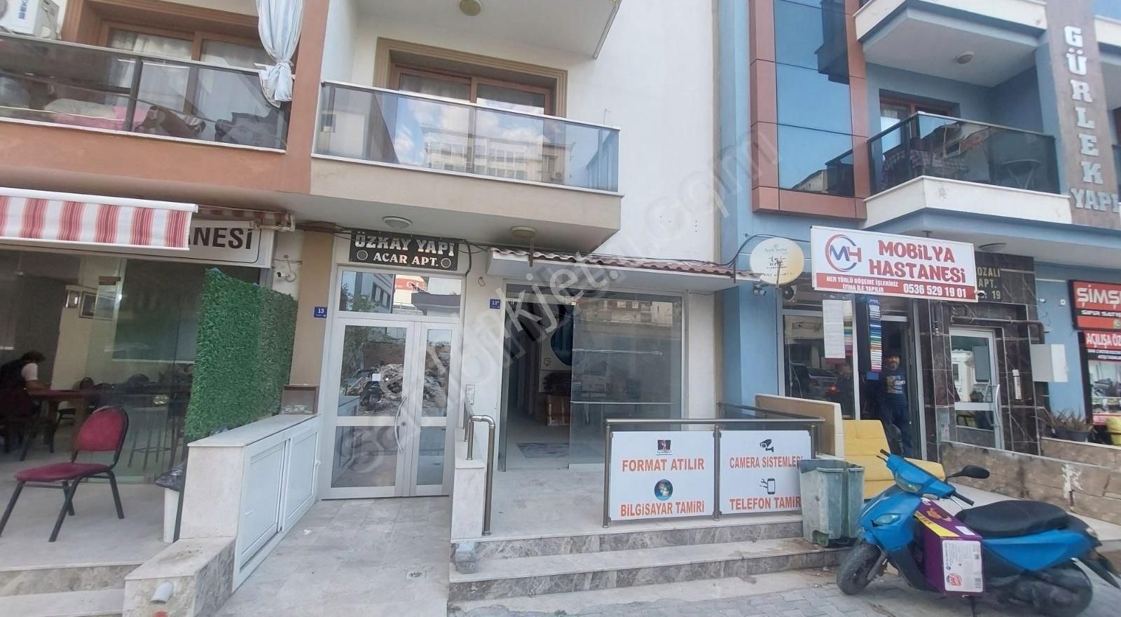 İndirim...kuşadası Cumhuriyet Mahallesinde Satılık Dükkan