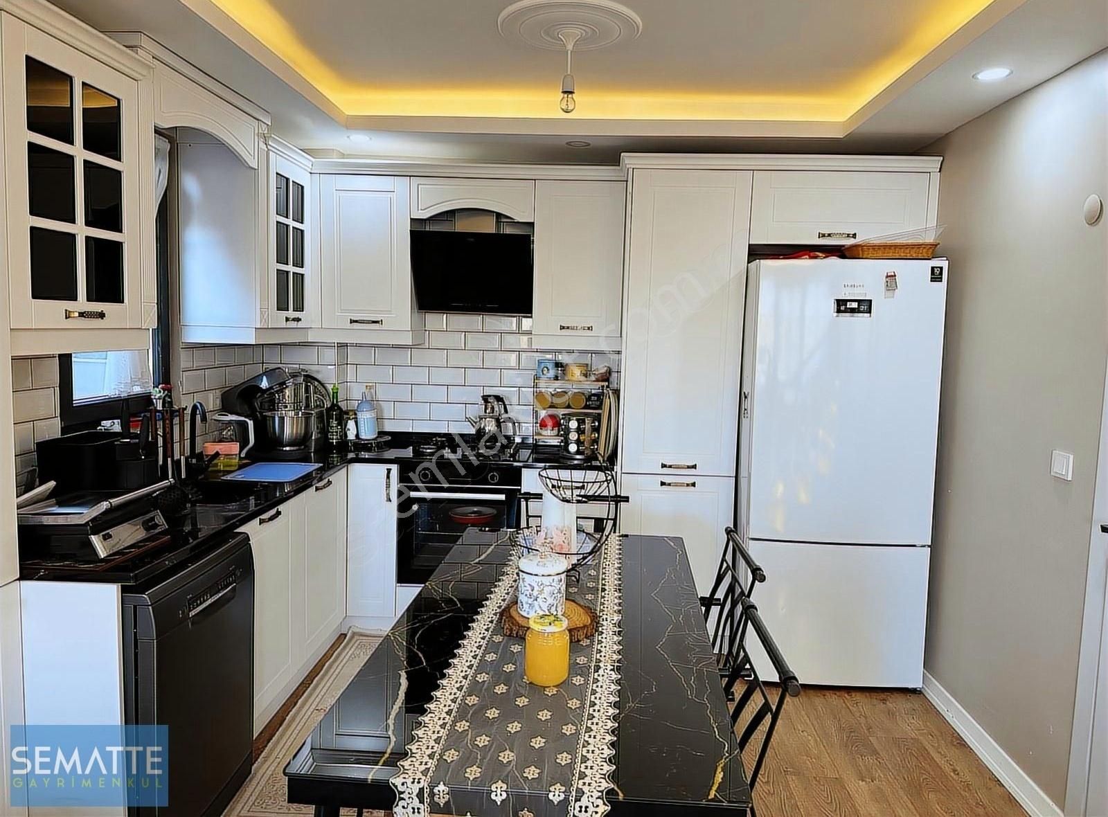 Marmara Ereğlisi'nde Deniz Manzaralı Triplex Villa - Görsel 14