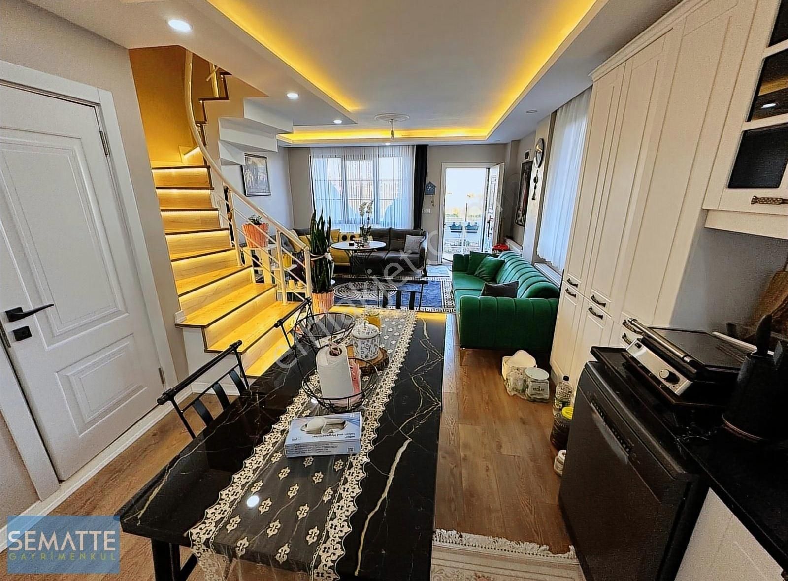 Marmara Ereğlisi'nde Deniz Manzaralı Triplex Villa - Görsel 18