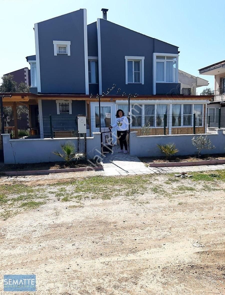 Ayvalık Altınova'da Kaz Dağları'na Komşu Bahçeli Özel Villa