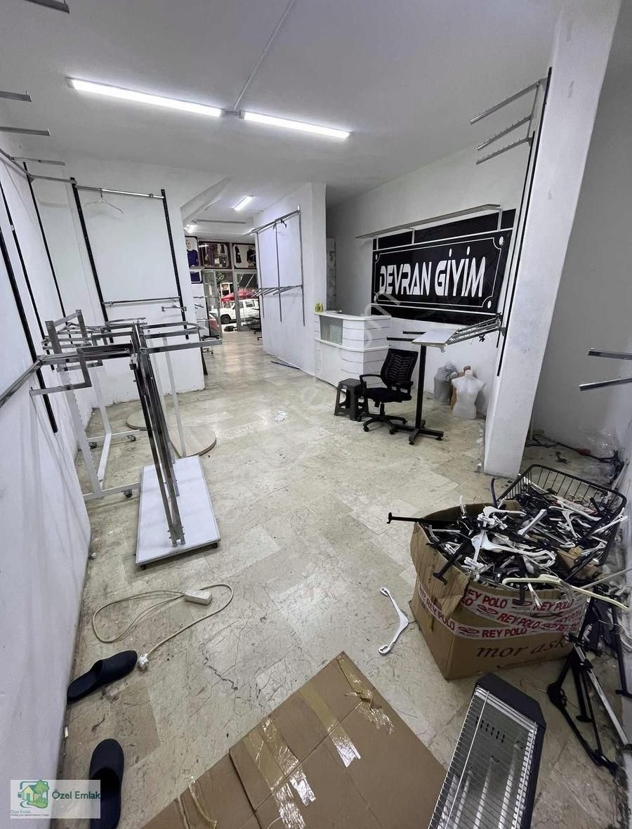 Okul Güzergahında İşlek 35m2 Düz Giriş Kiralık Dükkan