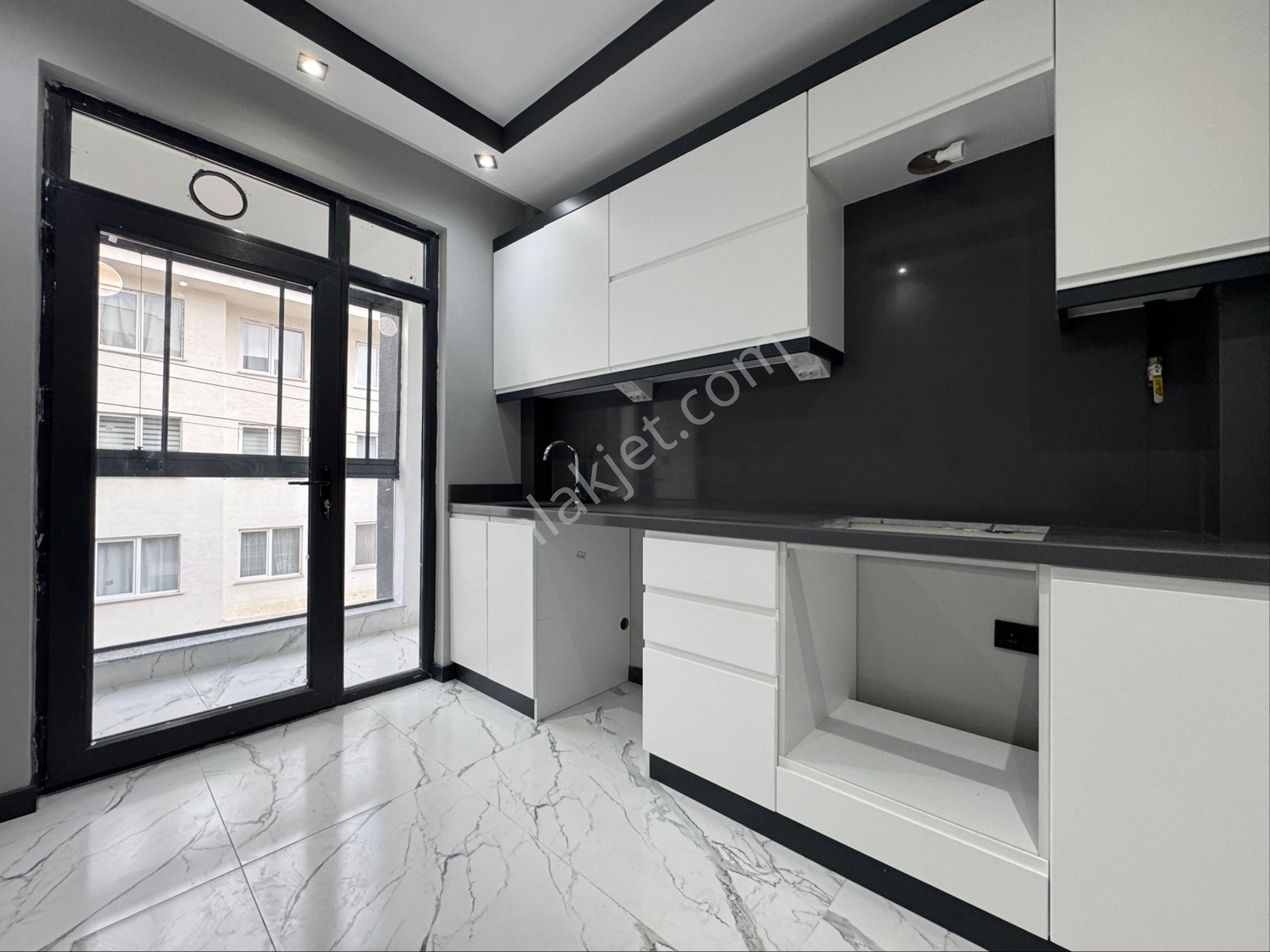 Pi Emlak’tan 2+0 Çamlıca’da Ayrı Mutfak Kapalı Balkon Yerden Isıtma